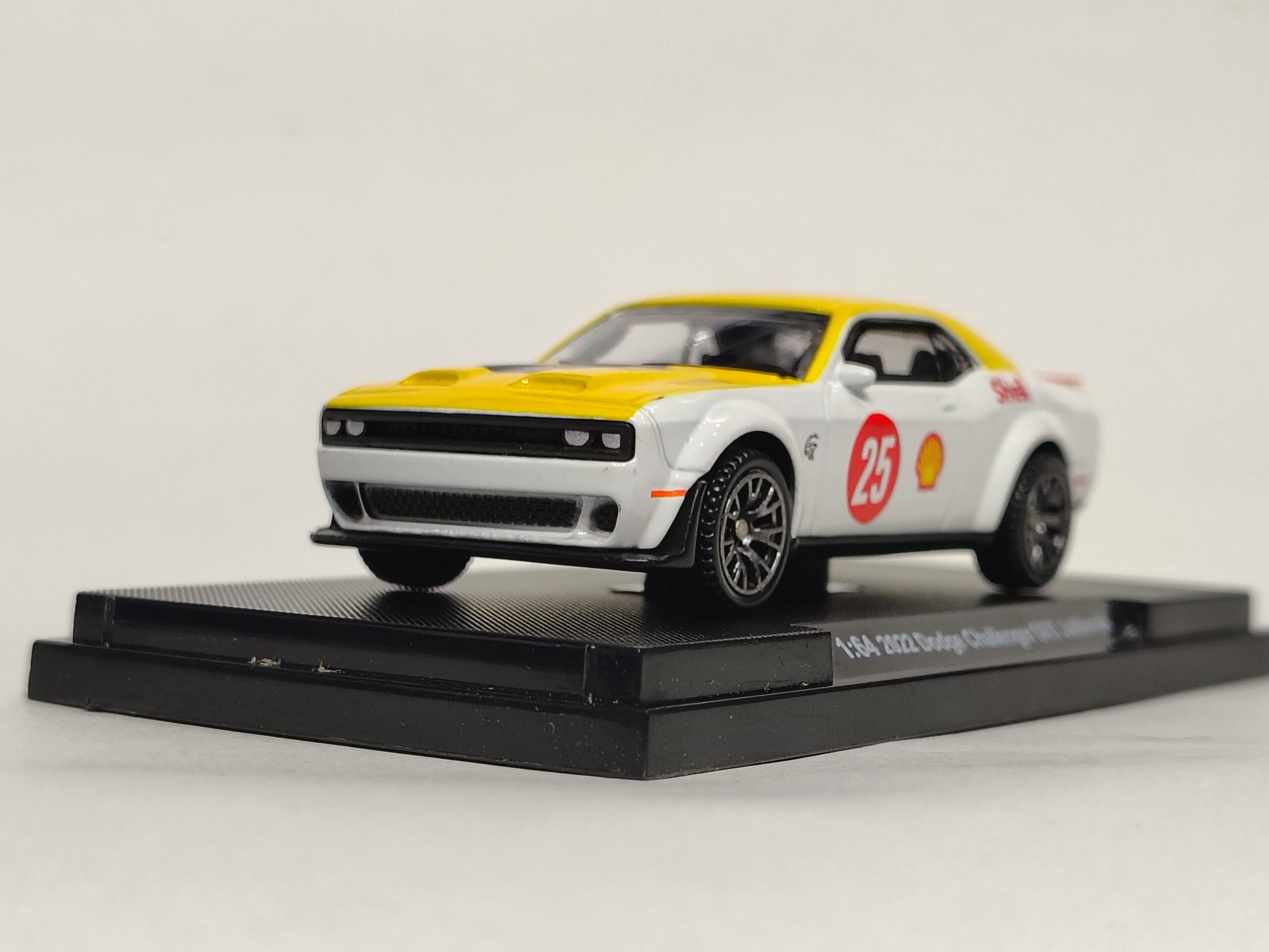 dodge challenger srt jailbreak 2022 1:64 scale