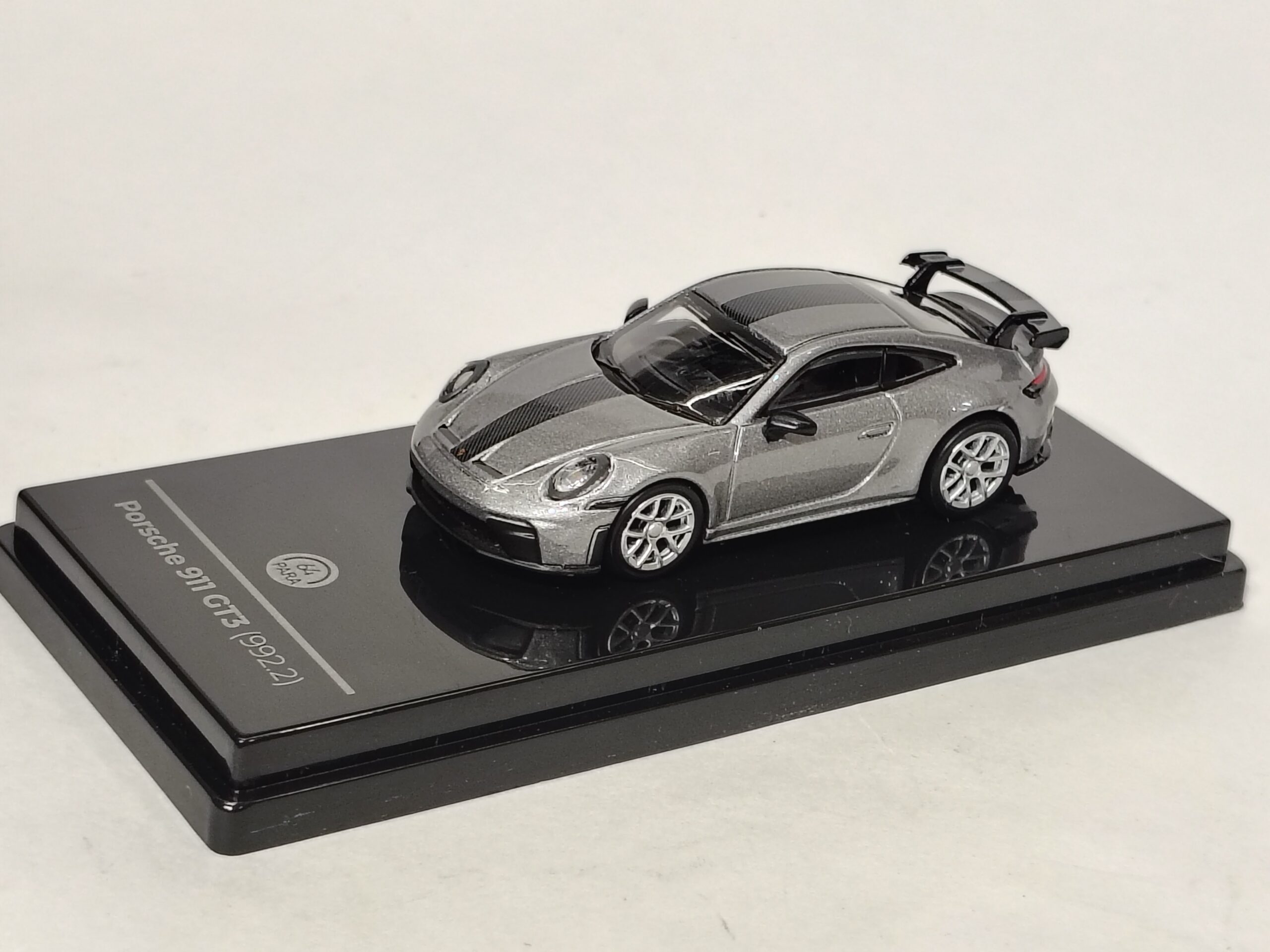 porsche 911 gt3 (992.2) – premium 1:64 scale