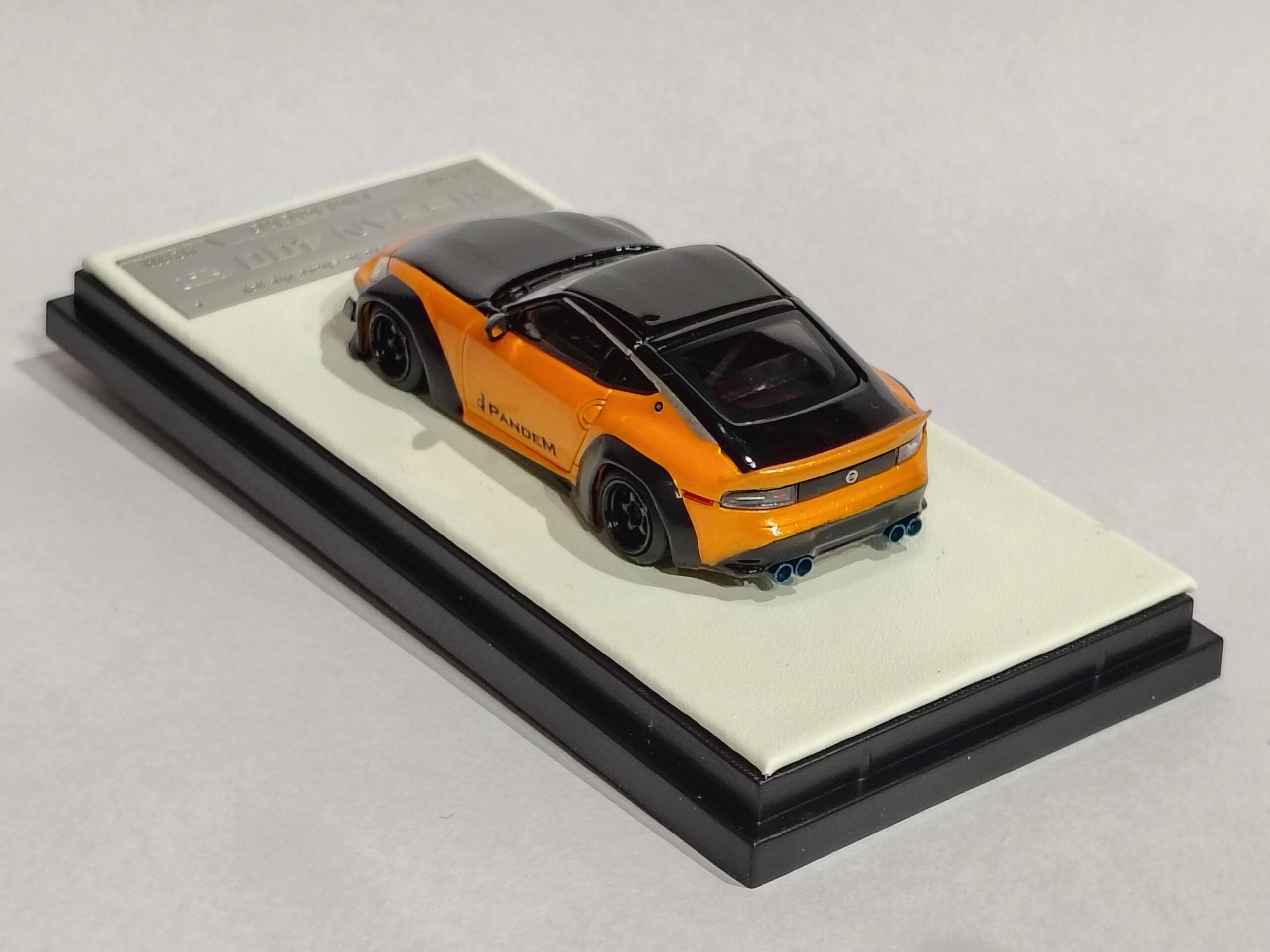 NISSAN 400 Z 1:64 - Image 3