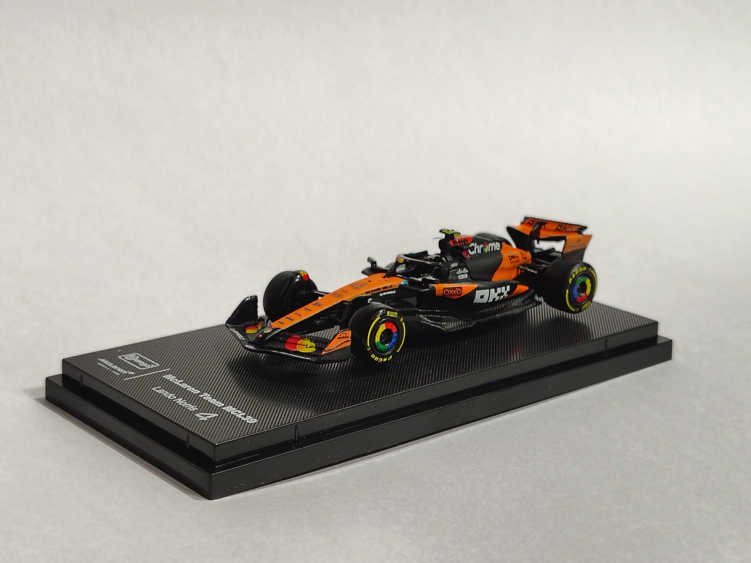 MC LAREN F1 1:64 - Image 2