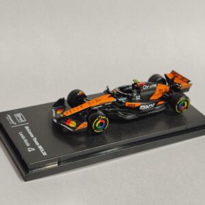 MC LAREN F1 1:64