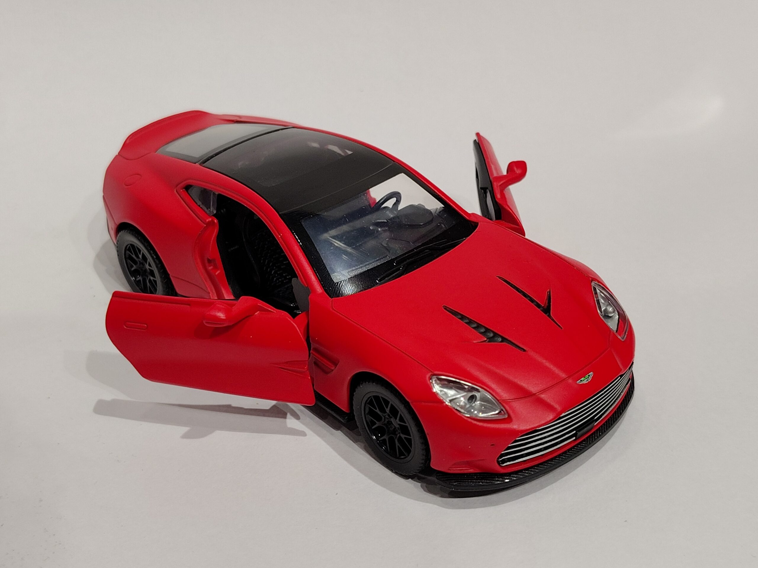 Aston Martin 1:32 - Image 5