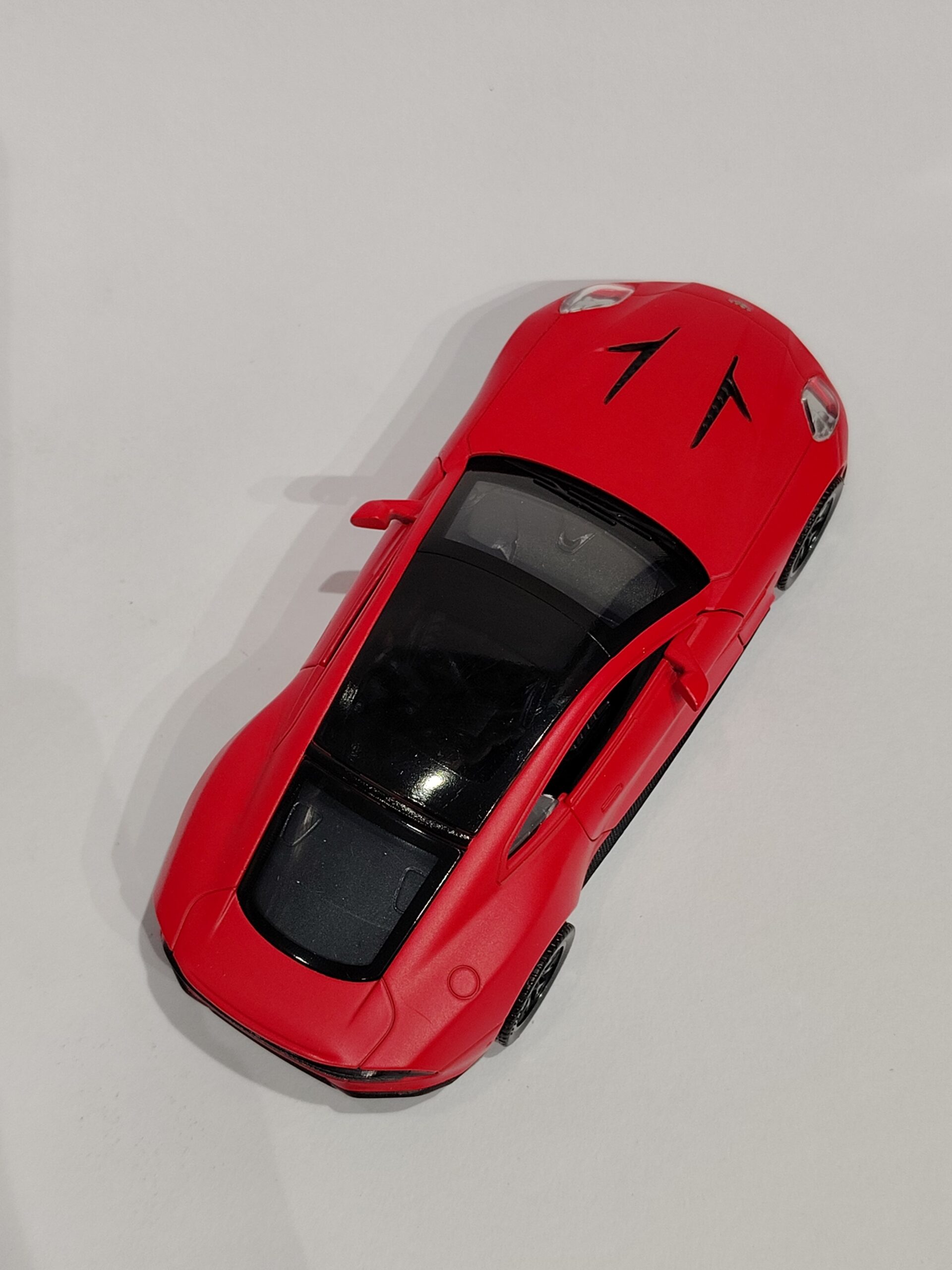 Aston Martin 1:32 - Image 3