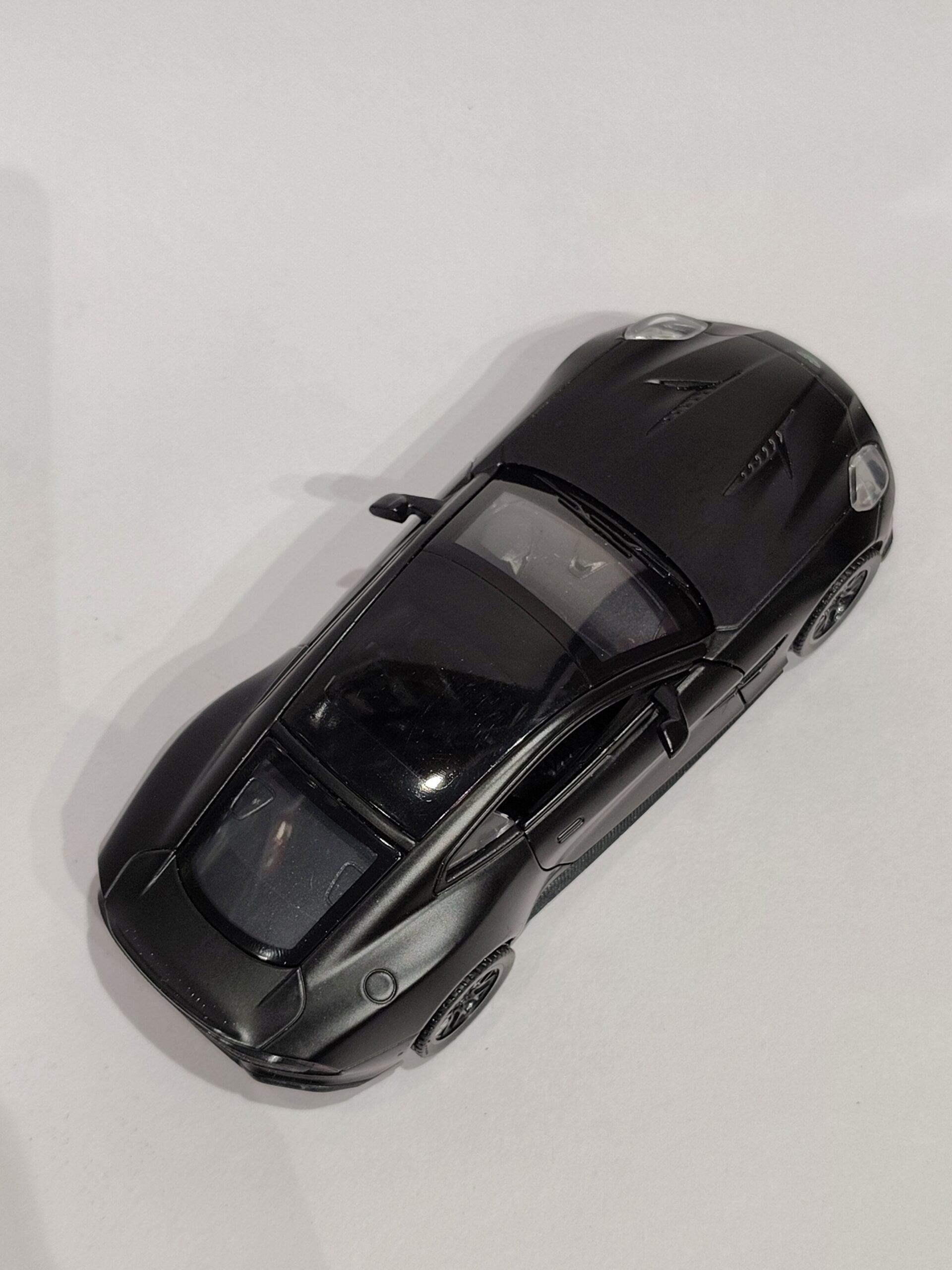 Aston Martin 1:32 - Image 6