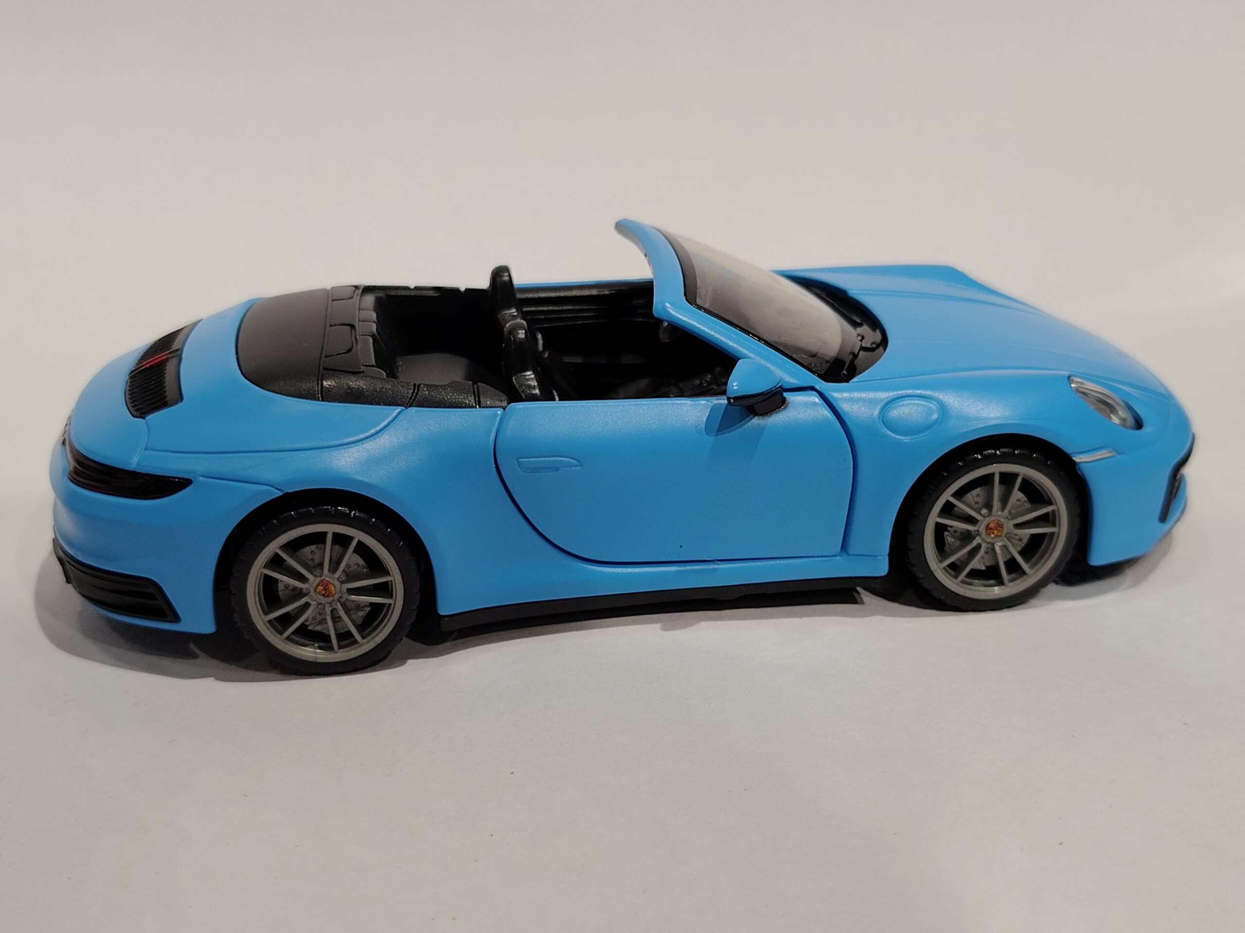 Porsche 911 Carrera Cabriolet 1:32 - Image 5