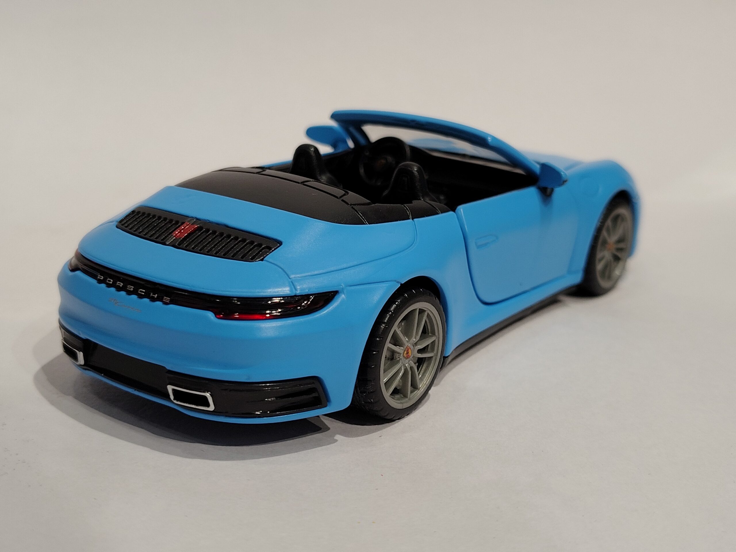 Porsche 911 Carrera Cabriolet 1:32 - Image 6