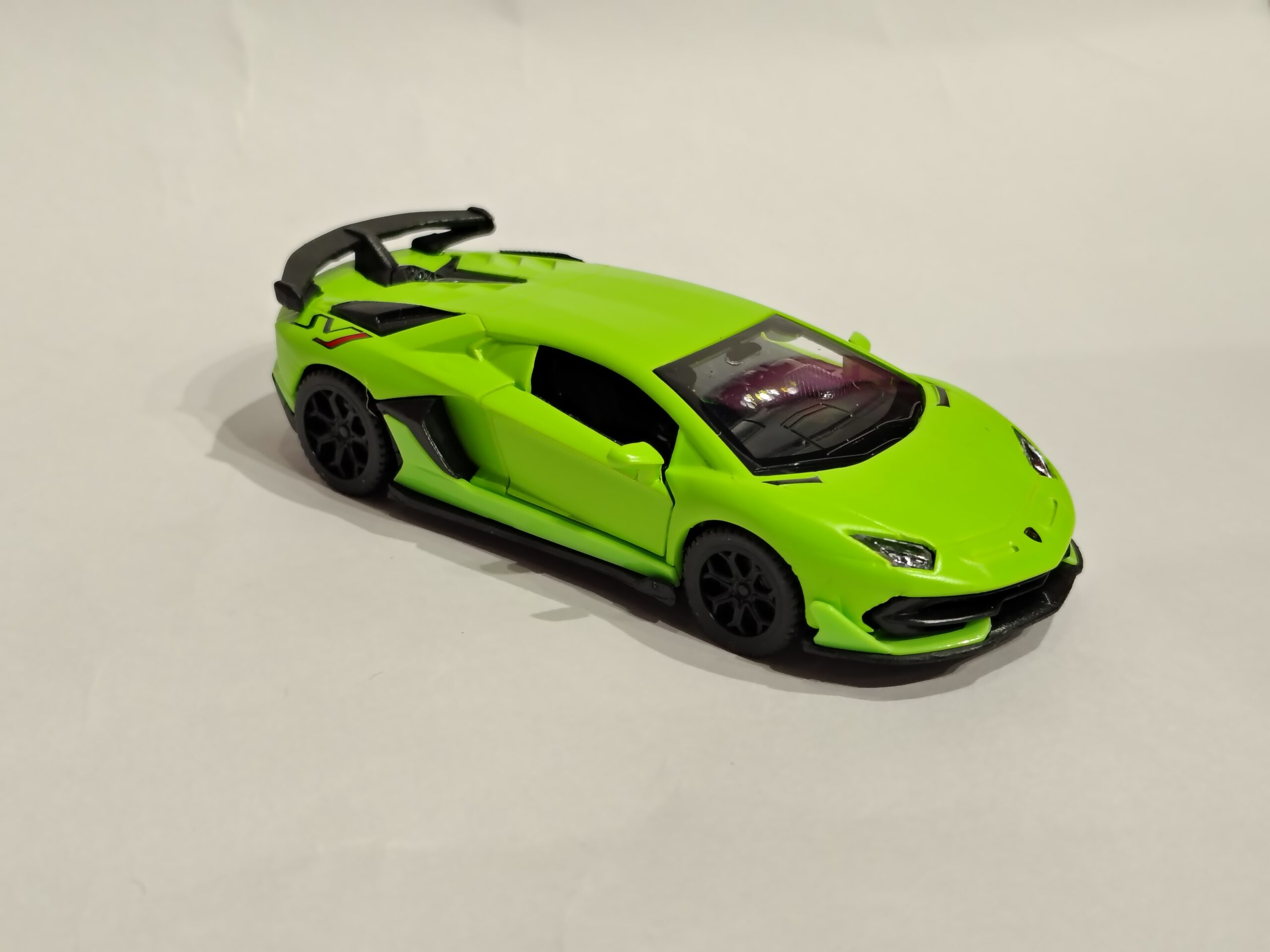 Lamborghini Aventador 1:43