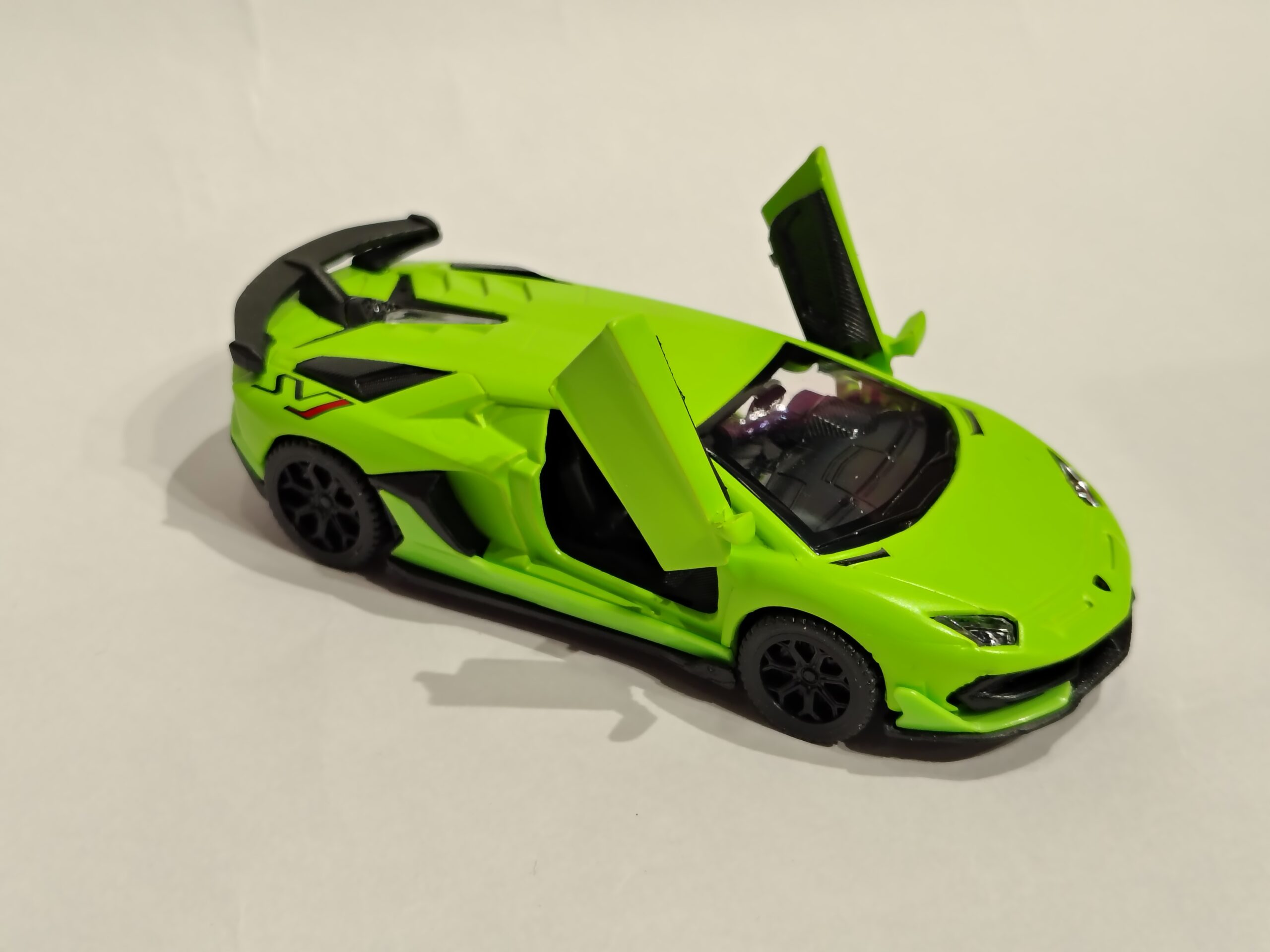 Lamborghini Aventador 1:43 - Image 4