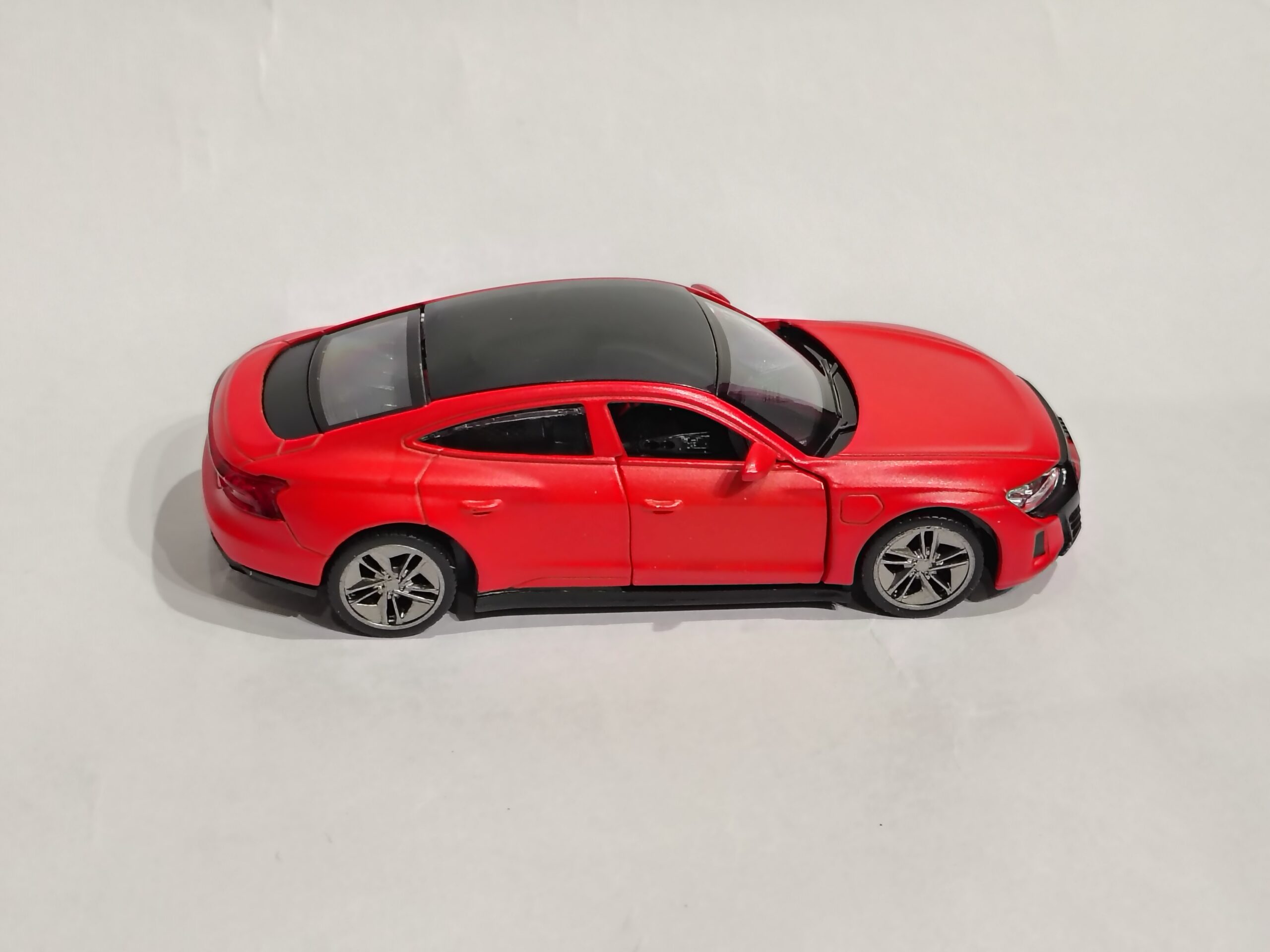 Audi e-tron GT 1:44 - Image 2