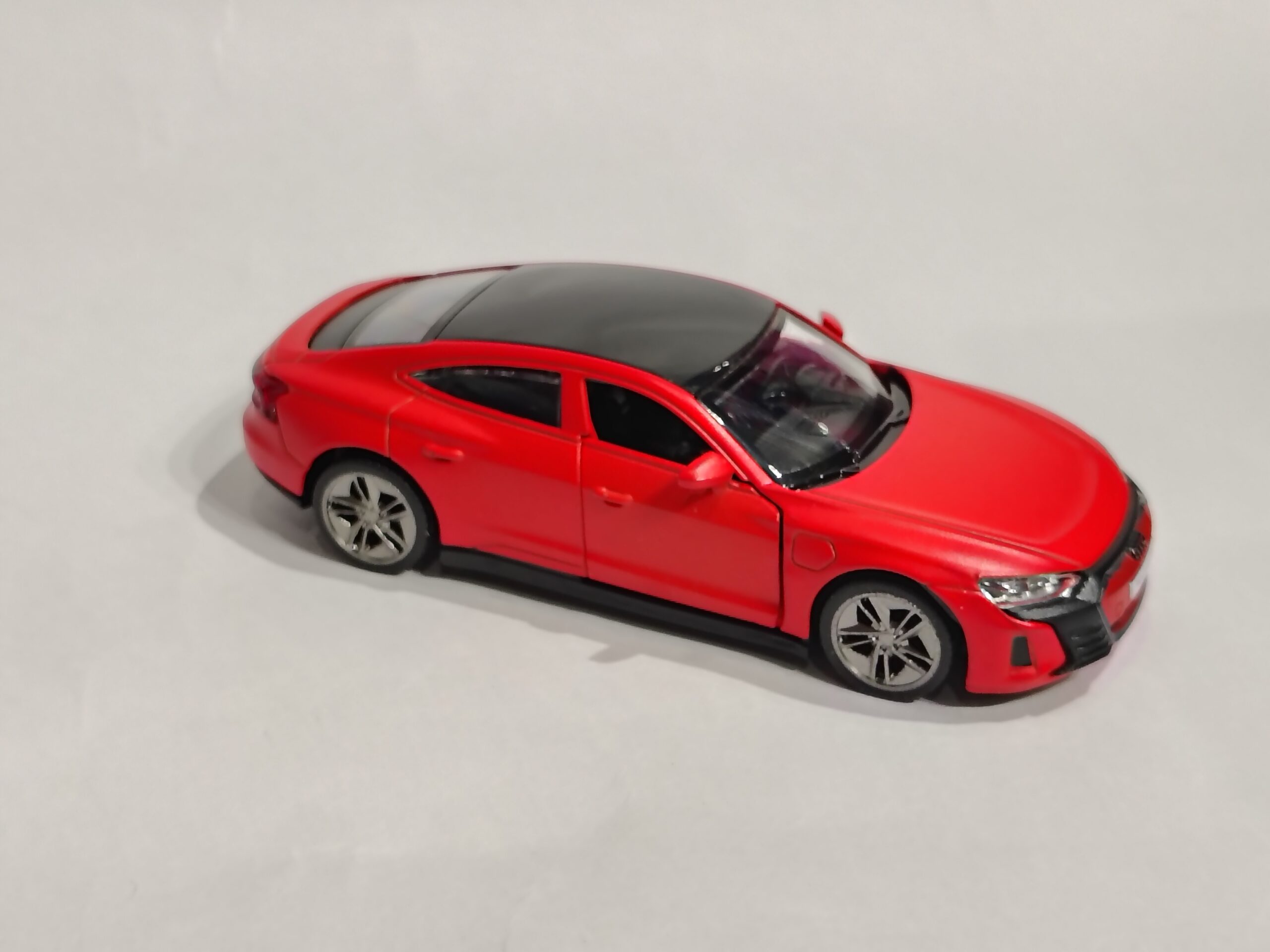 Audi e-tron GT 1:44