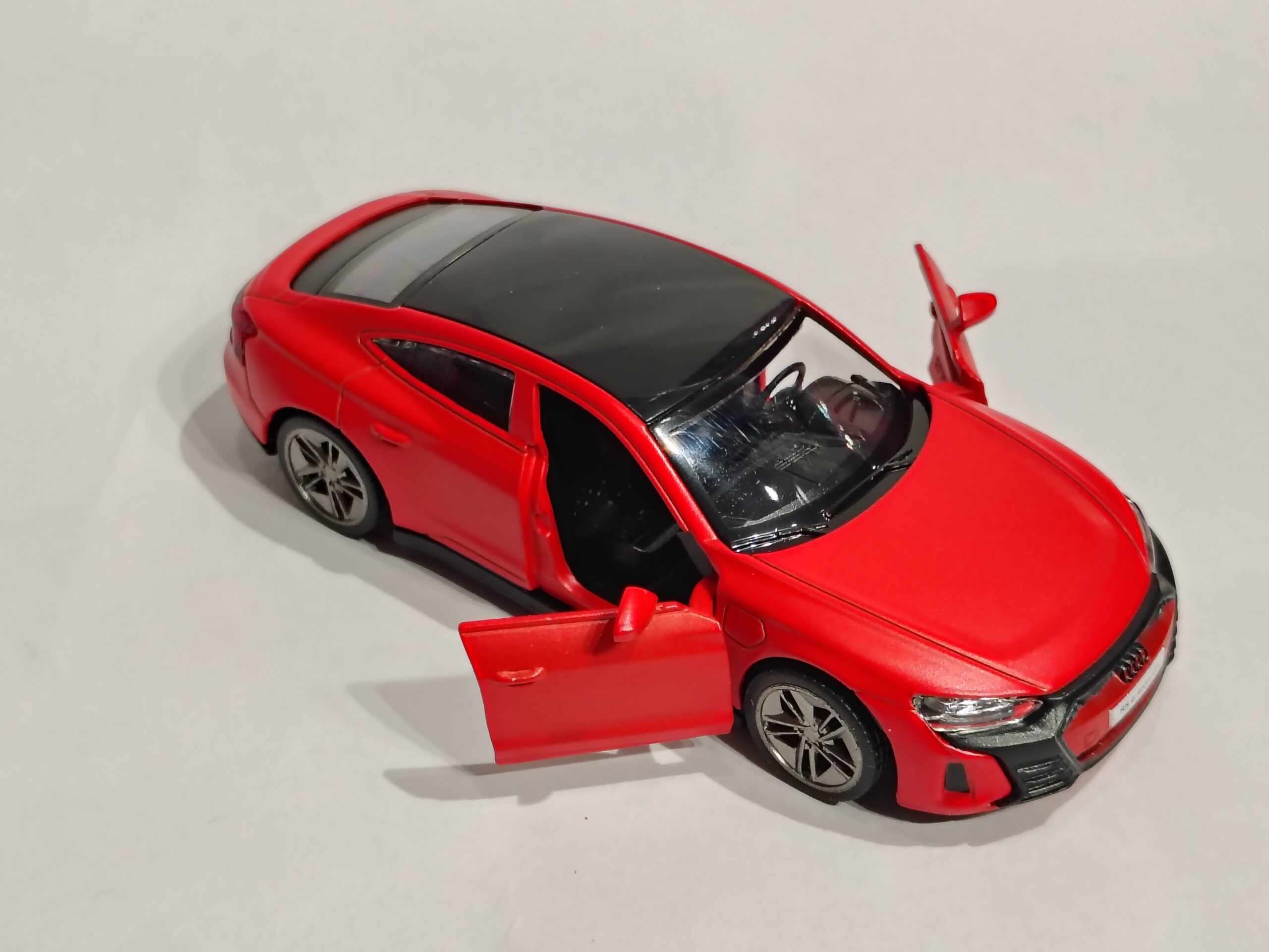 Audi e-tron GT 1:44 - Image 4