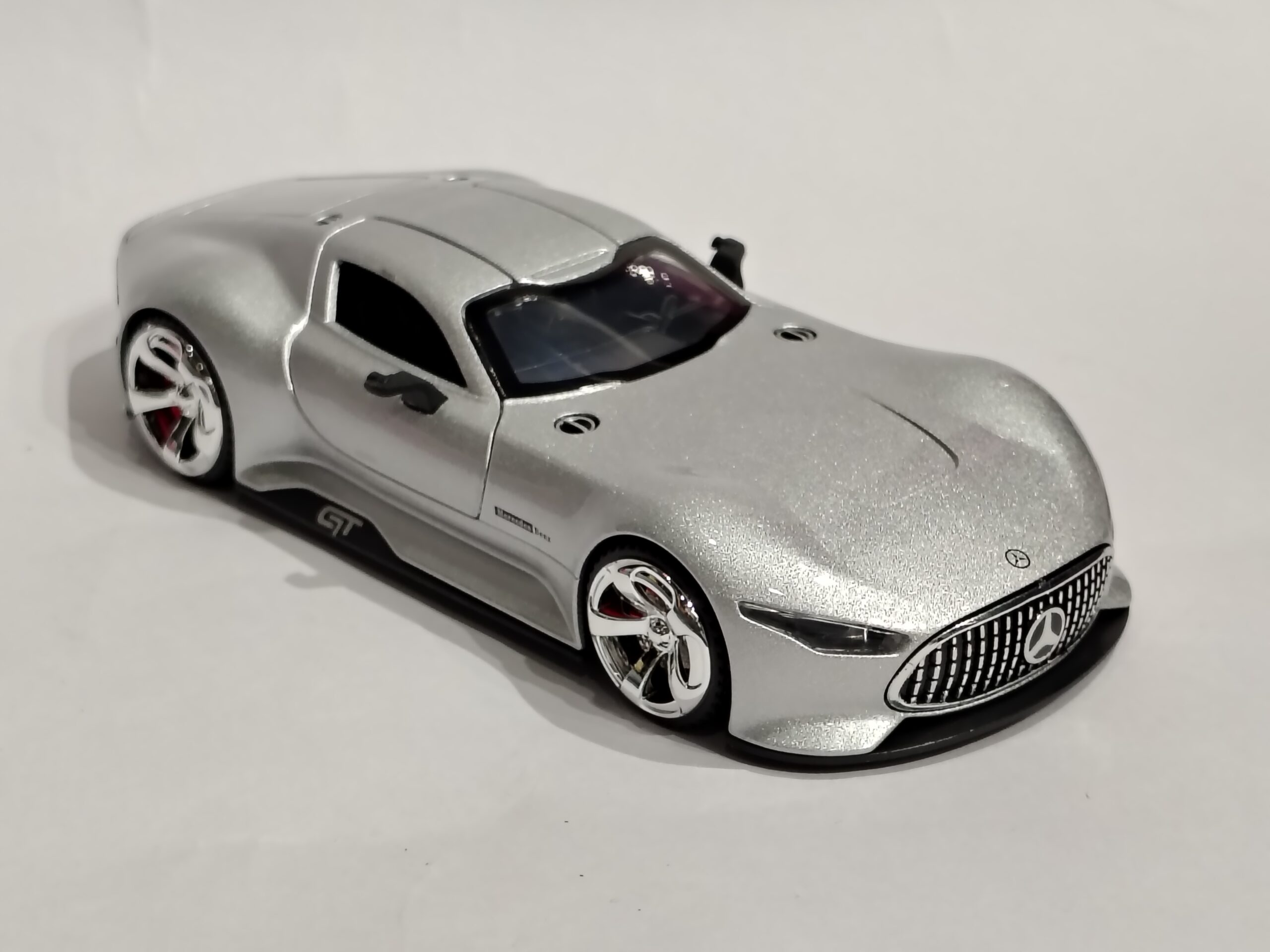 Mercedes-Benz AMG Vision Gran Turismo 1:32 - Image 2