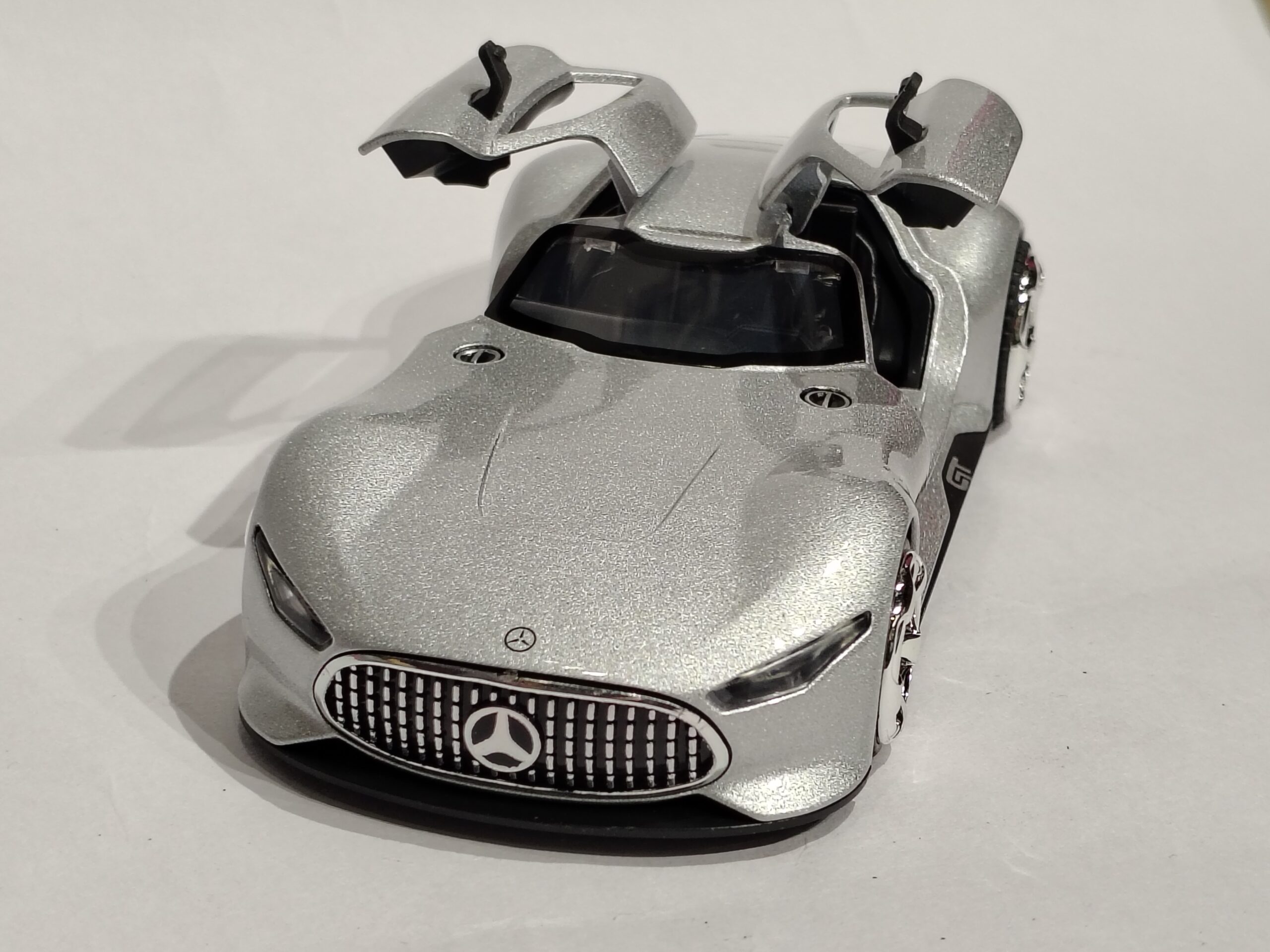 Mercedes-Benz AMG Vision Gran Turismo 1:32 - Image 4