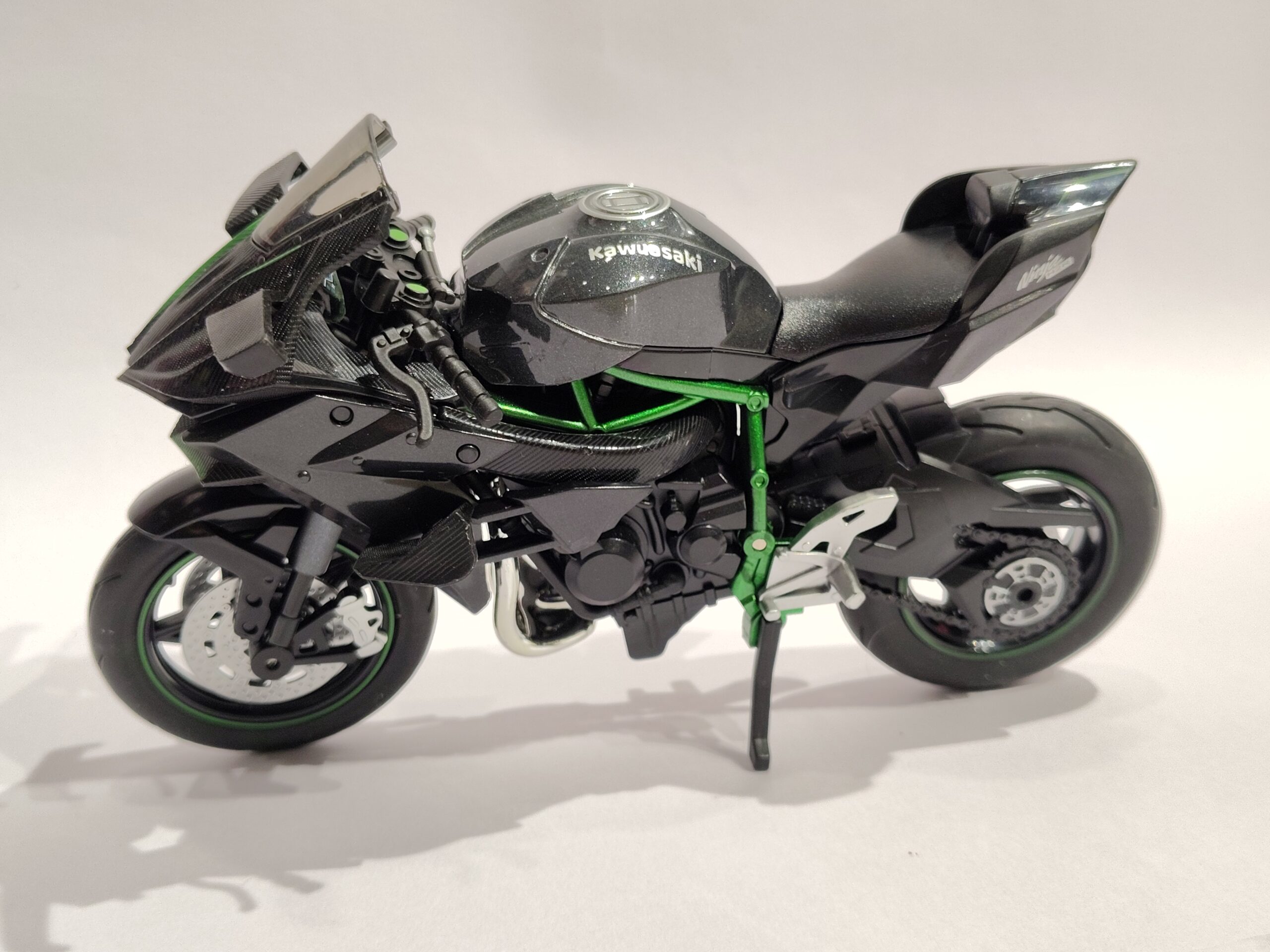 Kawasaki Ninja H2R Bike