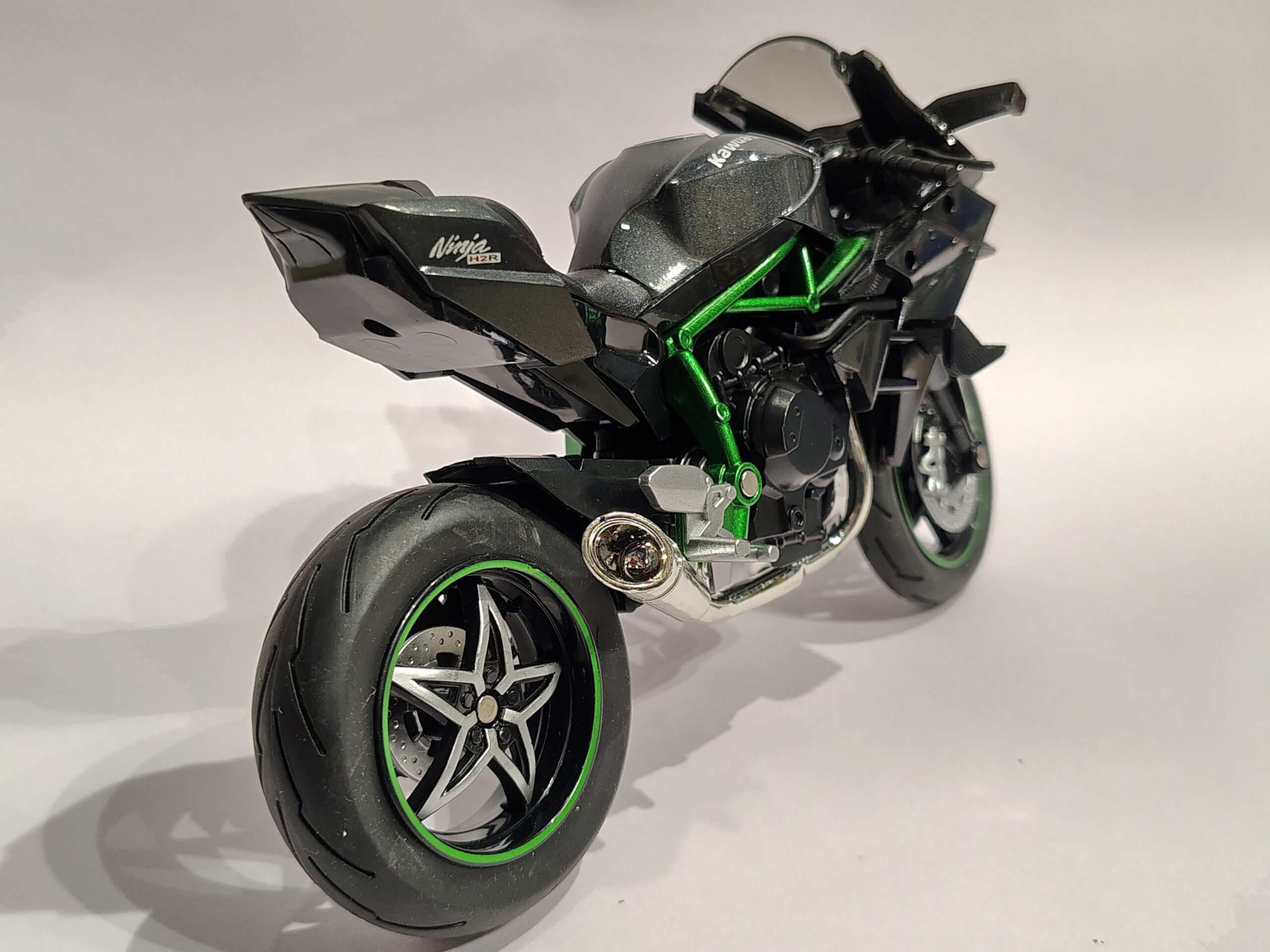 Kawasaki Ninja H2R Bike - Image 3