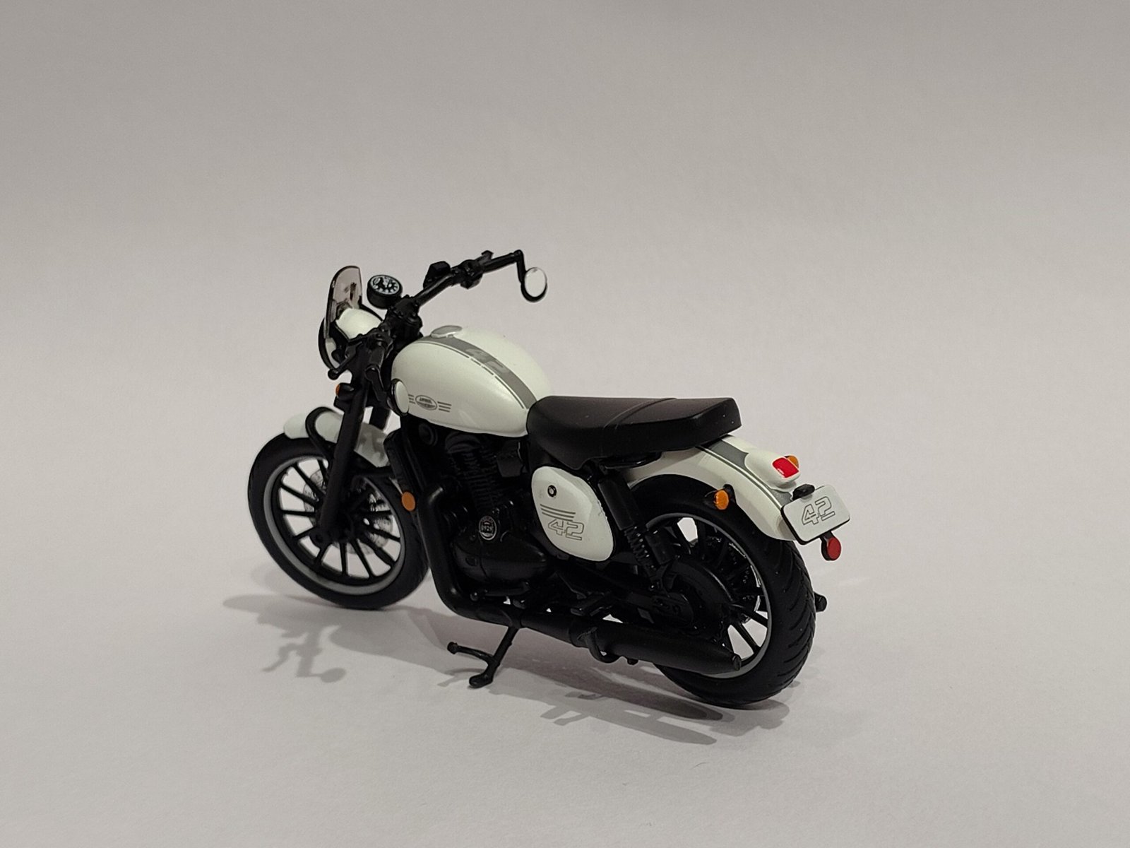 JAWA 42 METAL BIKE - Image 2