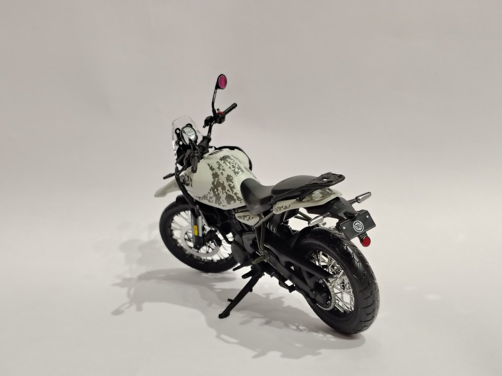 Royal Enfield Himalayan Bike - Image 3