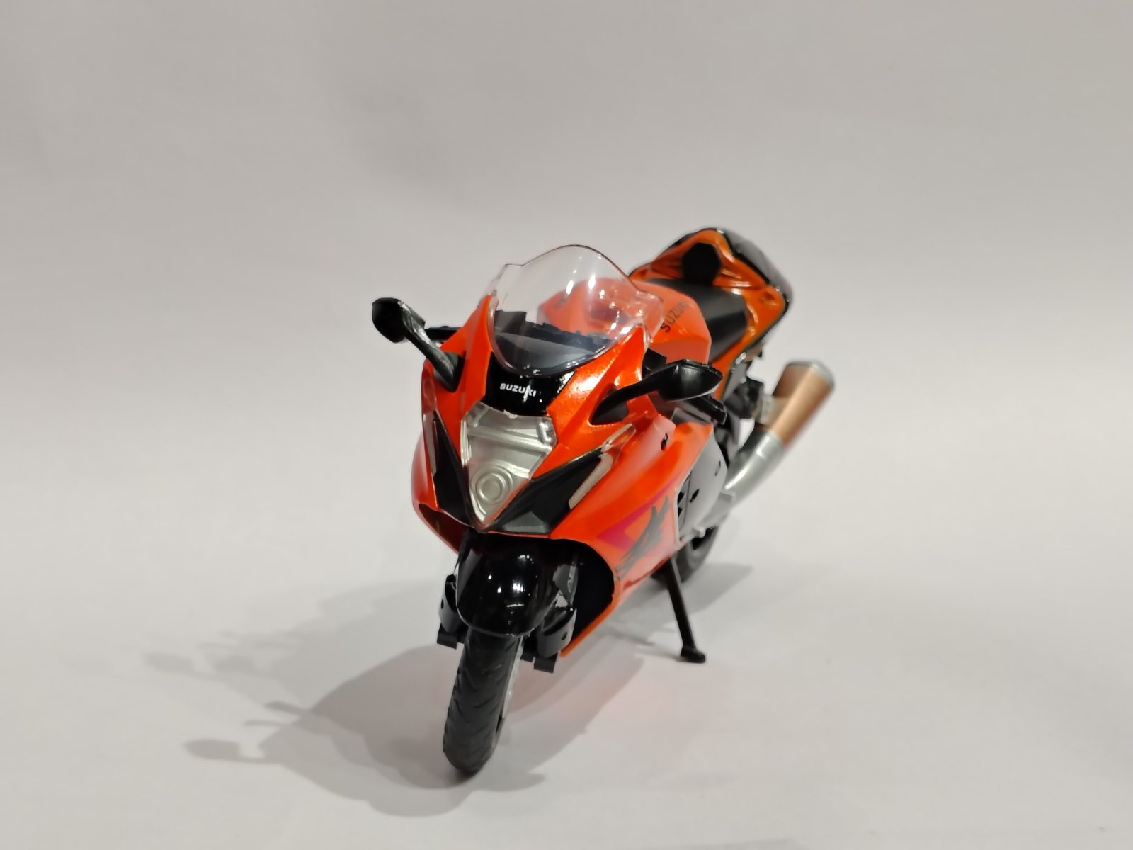 Suzuki GSX1300R Hayabusa Bike - Image 2
