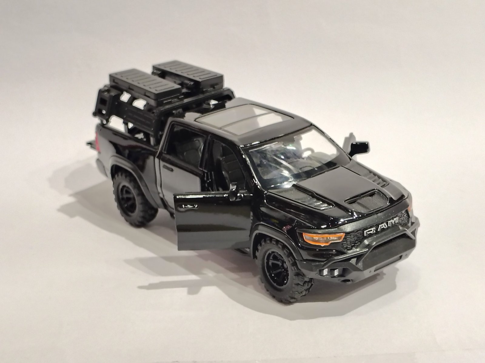 RAM 1500 TRX crew cab pickup truck 1:24 - Image 2