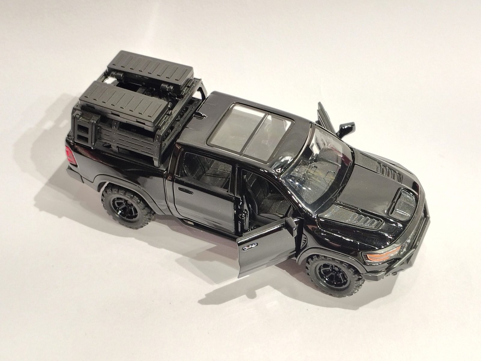 RAM 1500 TRX crew cab pickup truck 1:24 - Image 4