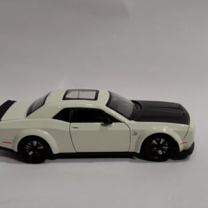 Dodge Challenger SRT Hellcat Redeye 1:24