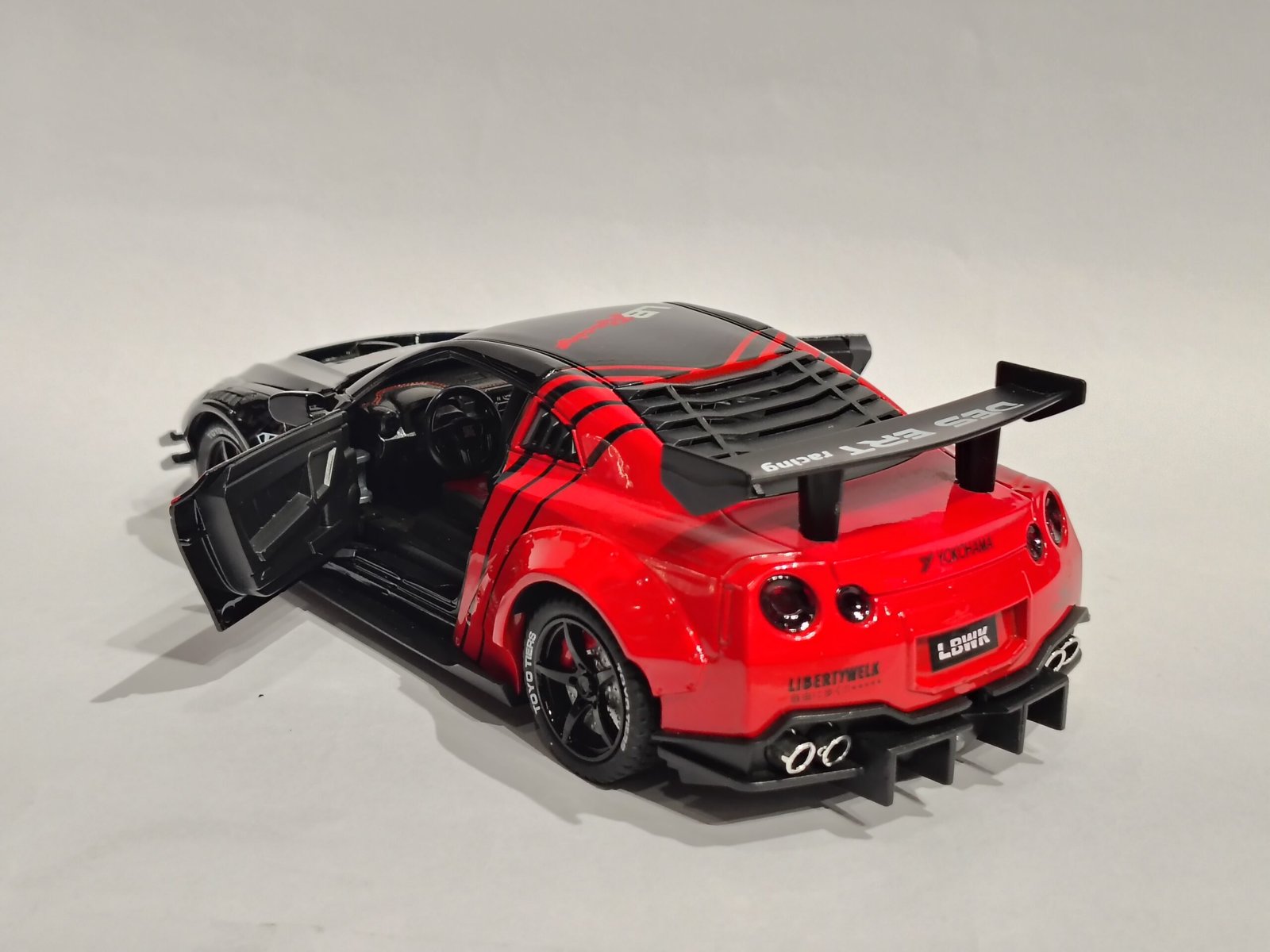 Nissan GT-R (R35) 1:24 - Image 4
