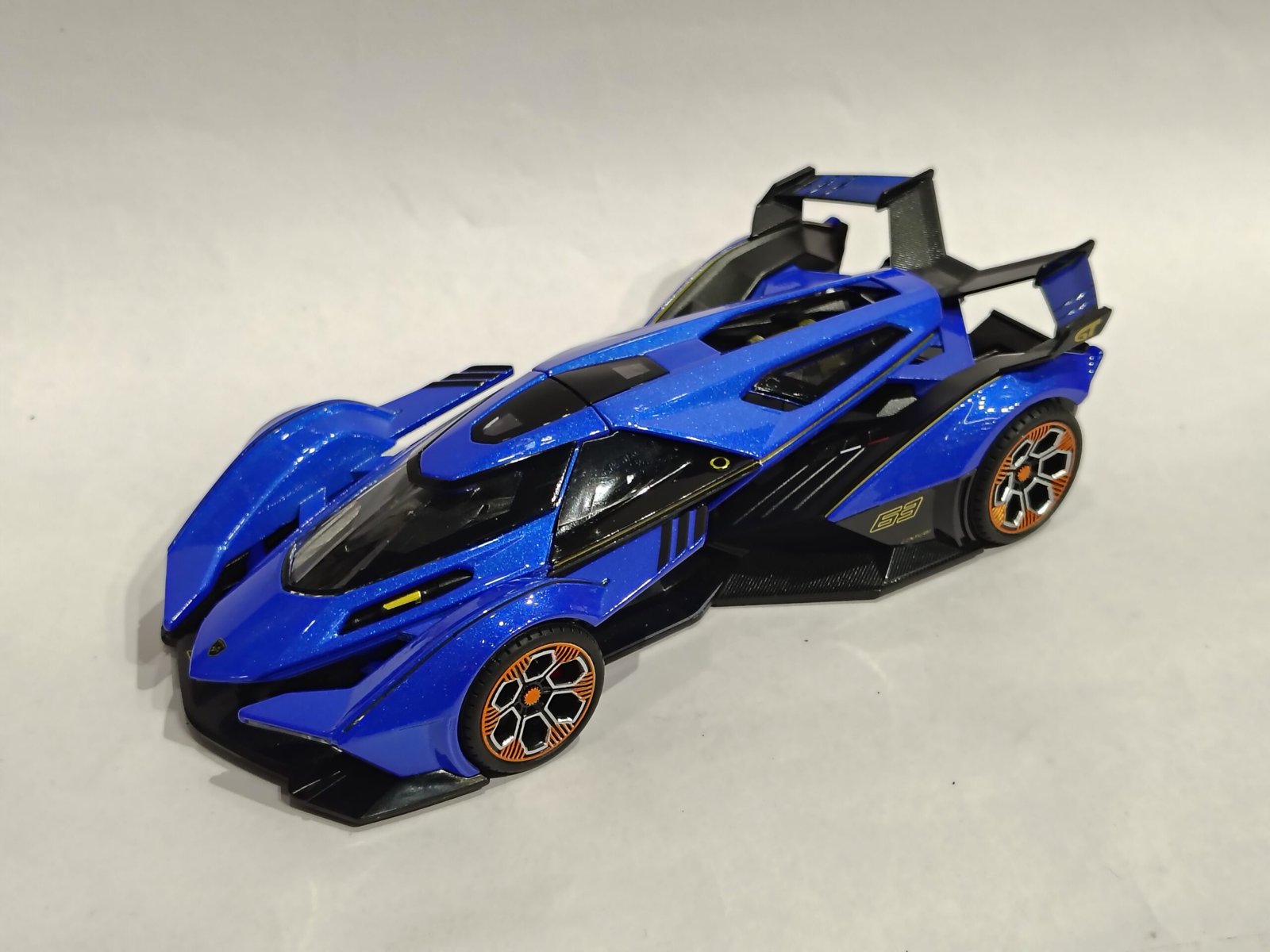 Lamborghini Lambo V12 Vision Gran Turismo 1:24