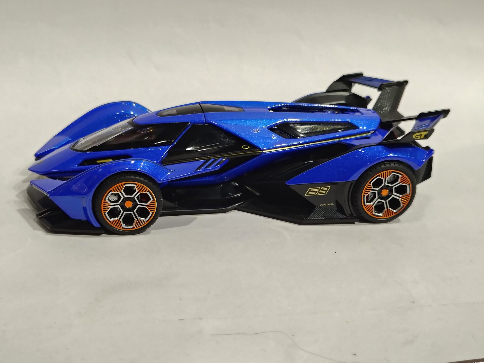 Lamborghini Lambo V12 Vision Gran Turismo 1:24 - Image 2