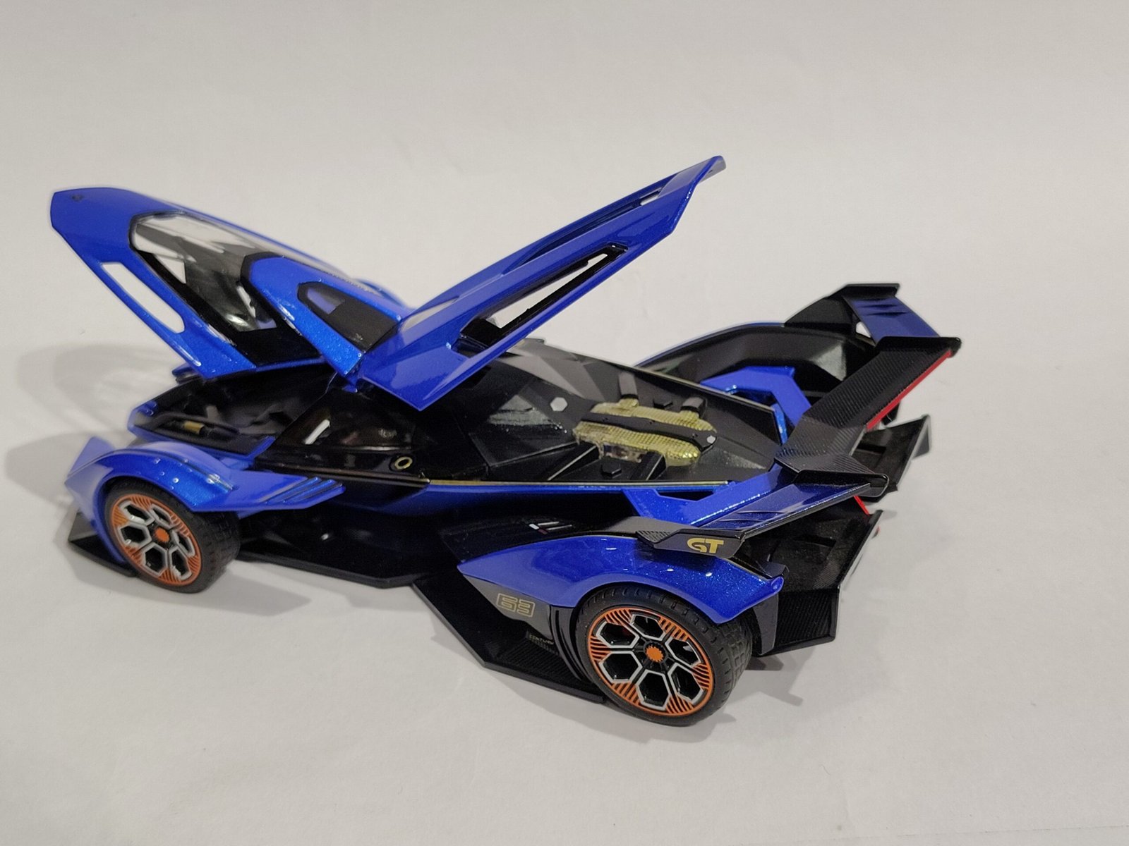 Lamborghini Lambo V12 Vision Gran Turismo 1:24 - Image 3