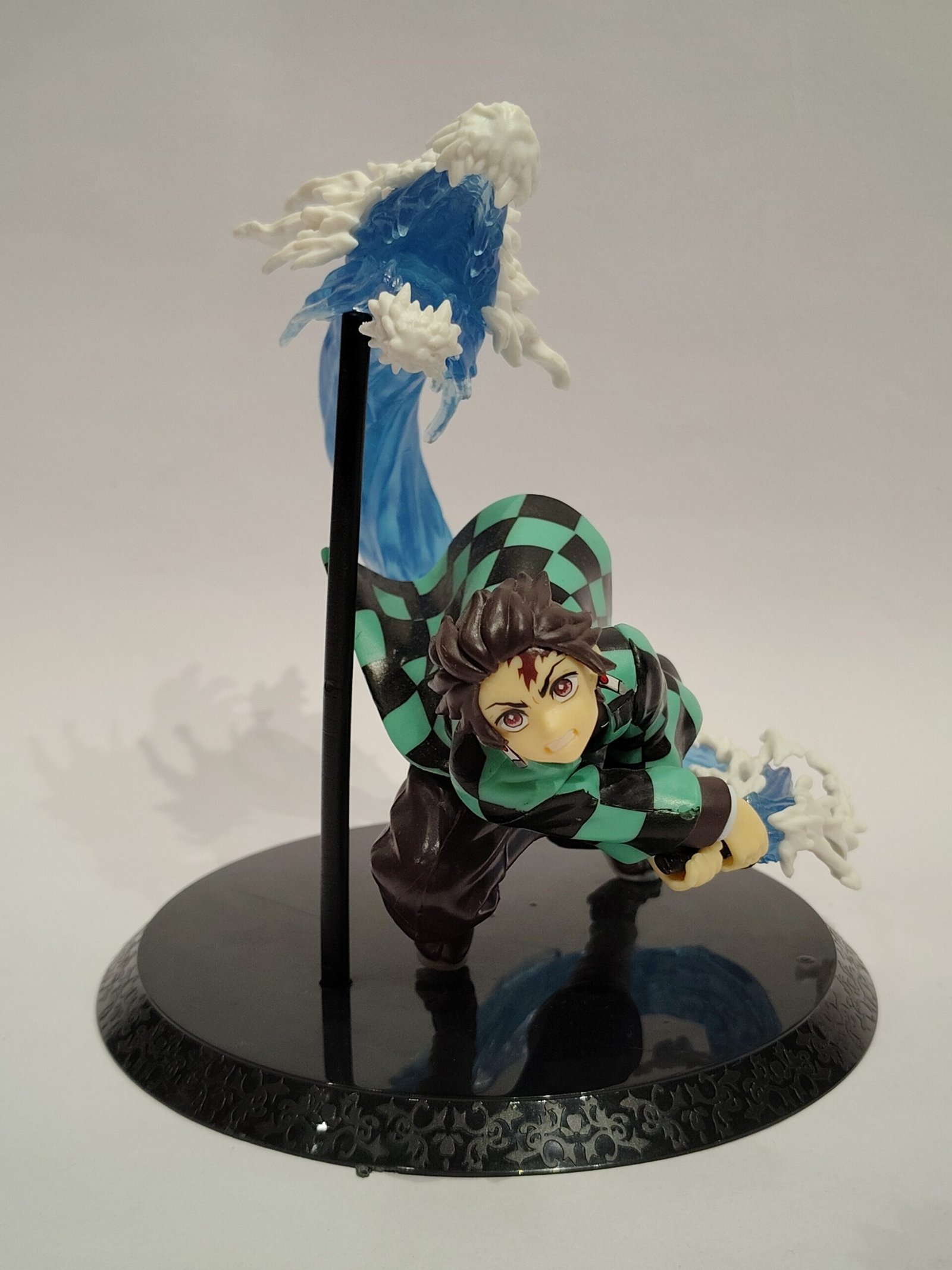 Tanjiro Kamado Figure - Image 3