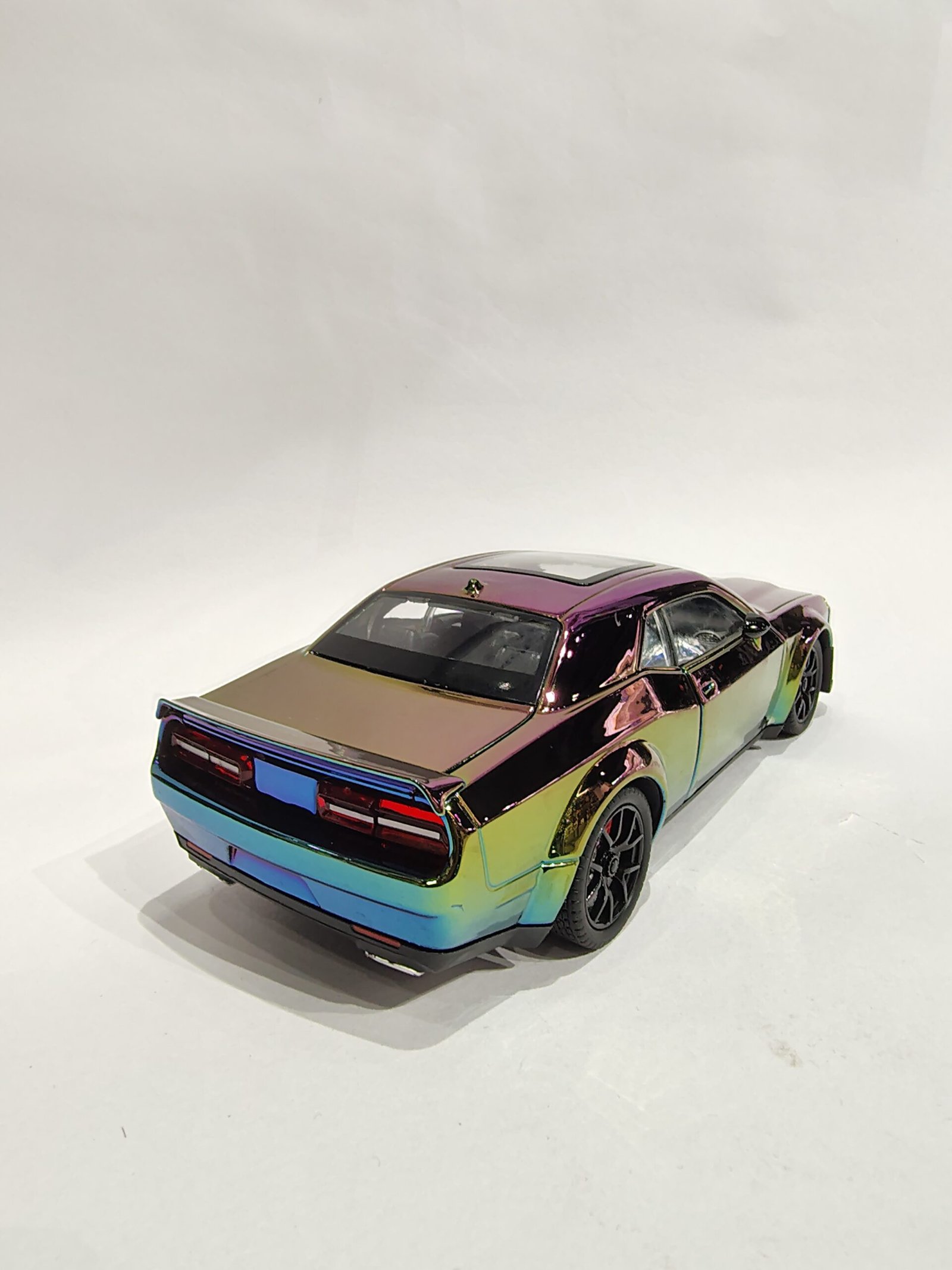 Dodge Challenger SRT Hellcat Widebody 1:24 - Image 2