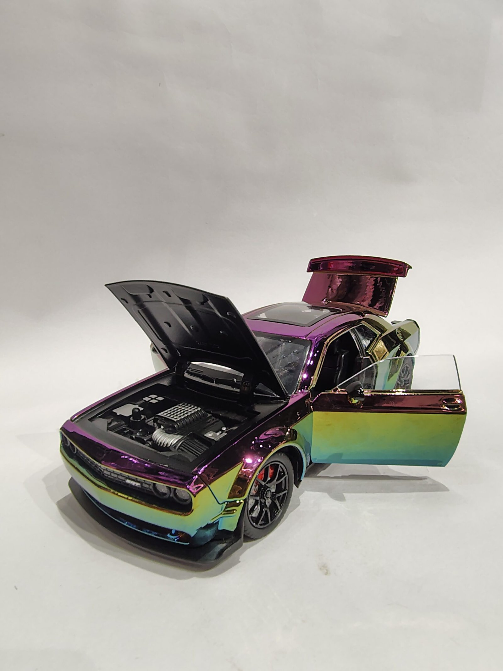 Dodge Challenger SRT Hellcat Widebody 1:24 - Image 4