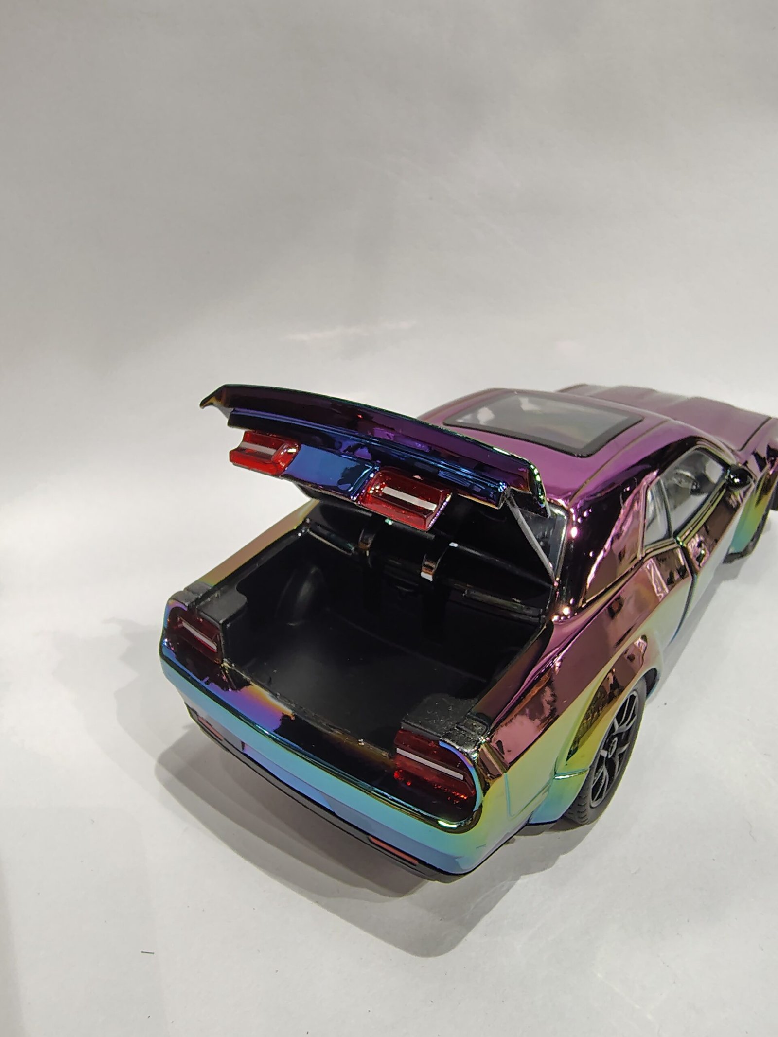 Dodge Challenger SRT Hellcat Widebody 1:24 - Image 5