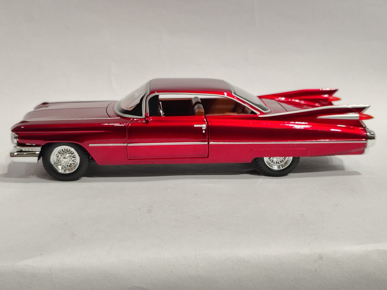 1959 Cadillac Coupe de Ville 1:24
