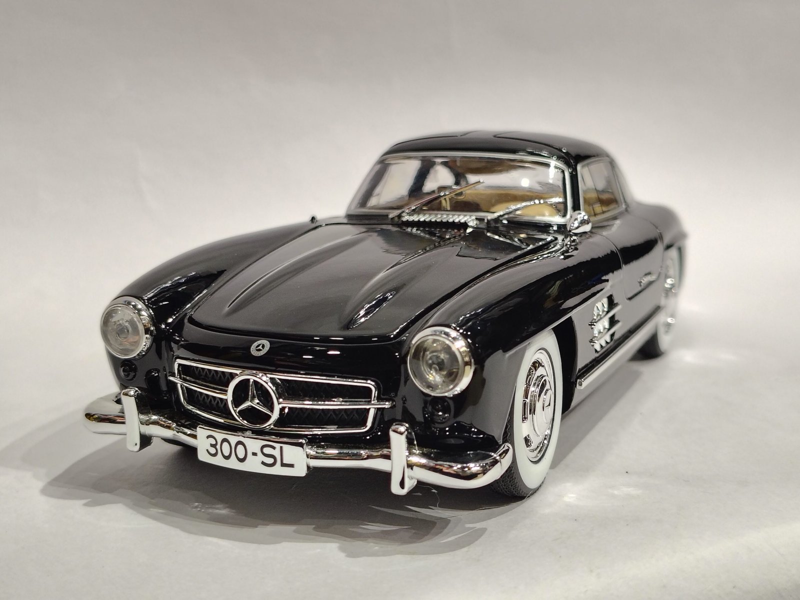 Mercedes-Benz 300 SL "Gullwing" 1:24 - Image 2