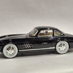 Mercedes-Benz 300 SL "Gullwing" 1:24