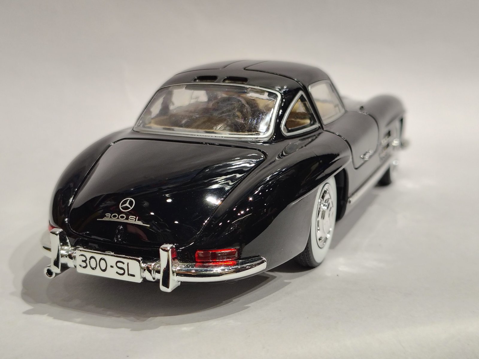 Mercedes-Benz 300 SL "Gullwing" 1:24 - Image 3