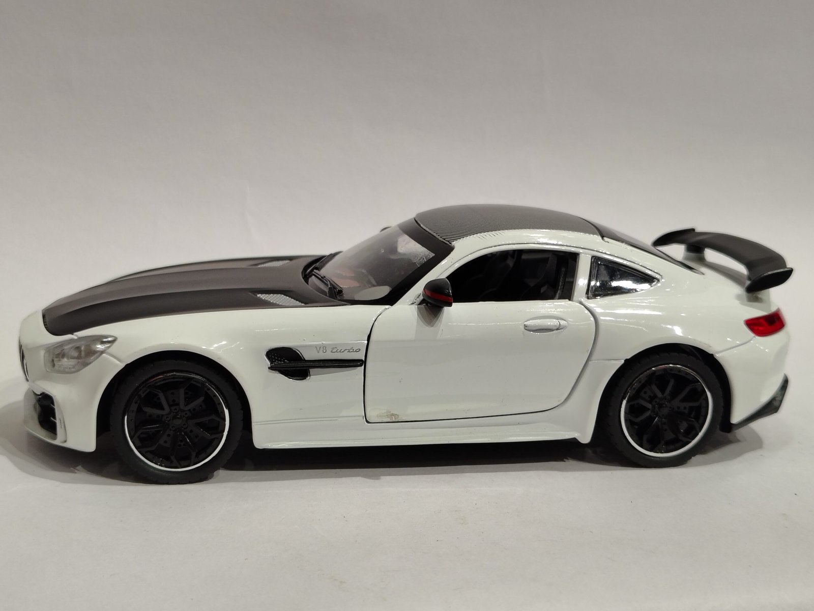 Mercedes-AMG GT R 1:24