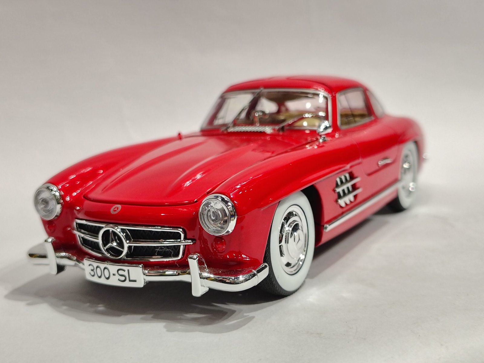 Mercedes-Benz 300 SL "Gullwing" 1:24 - Image 2