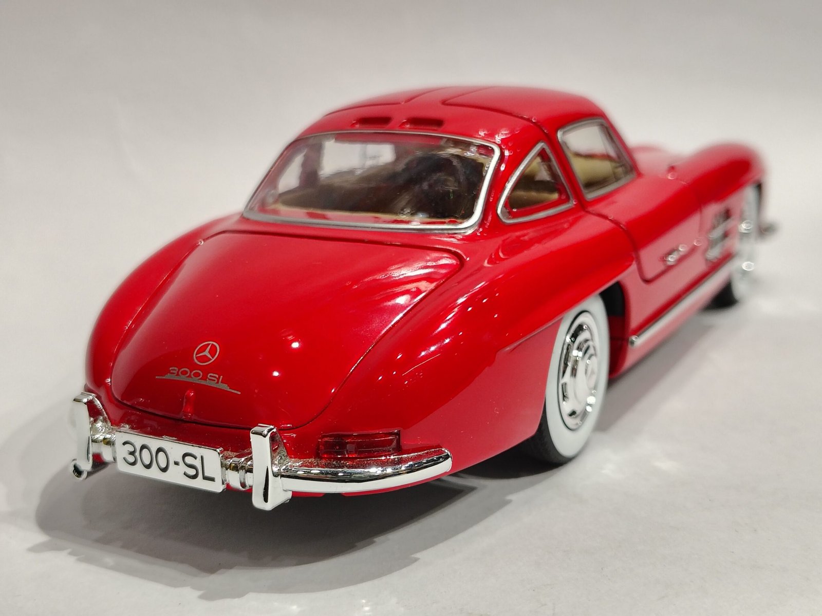 Mercedes-Benz 300 SL "Gullwing" 1:24 - Image 3