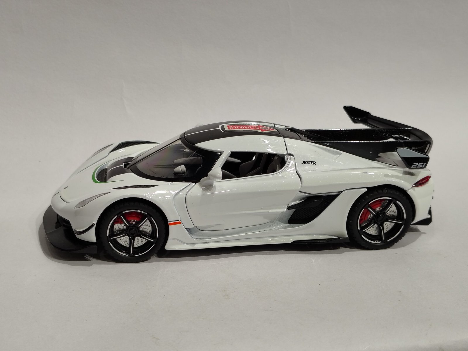 Koenigsegg Jesko 1:24