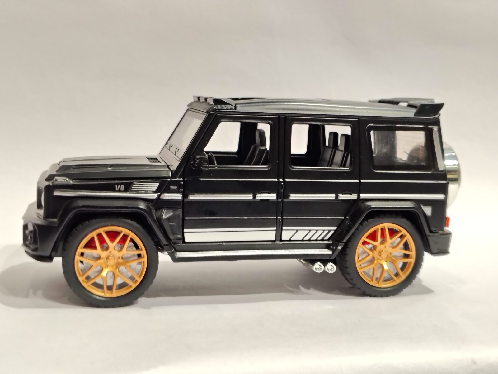 Mercedes-Benz G-Class 1:24