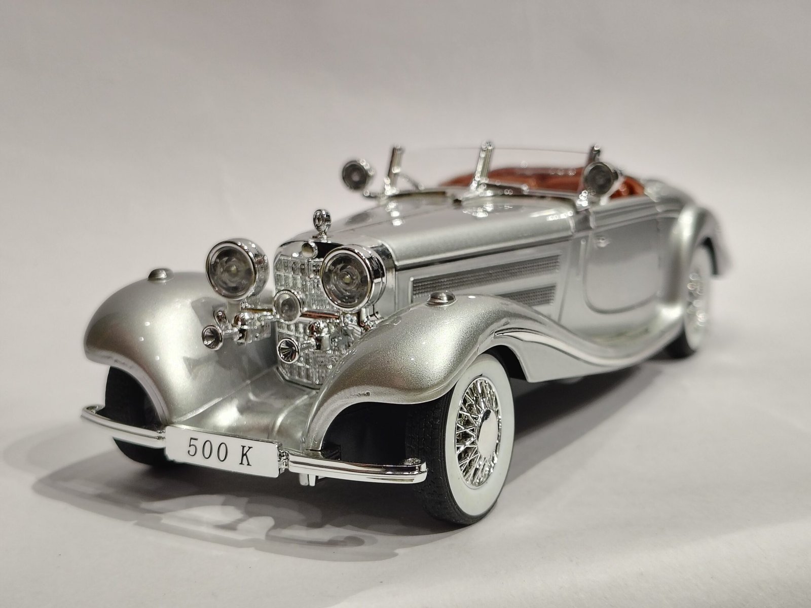 1936 Mercedes-Benz 500K Roadster 1:24 - Image 2
