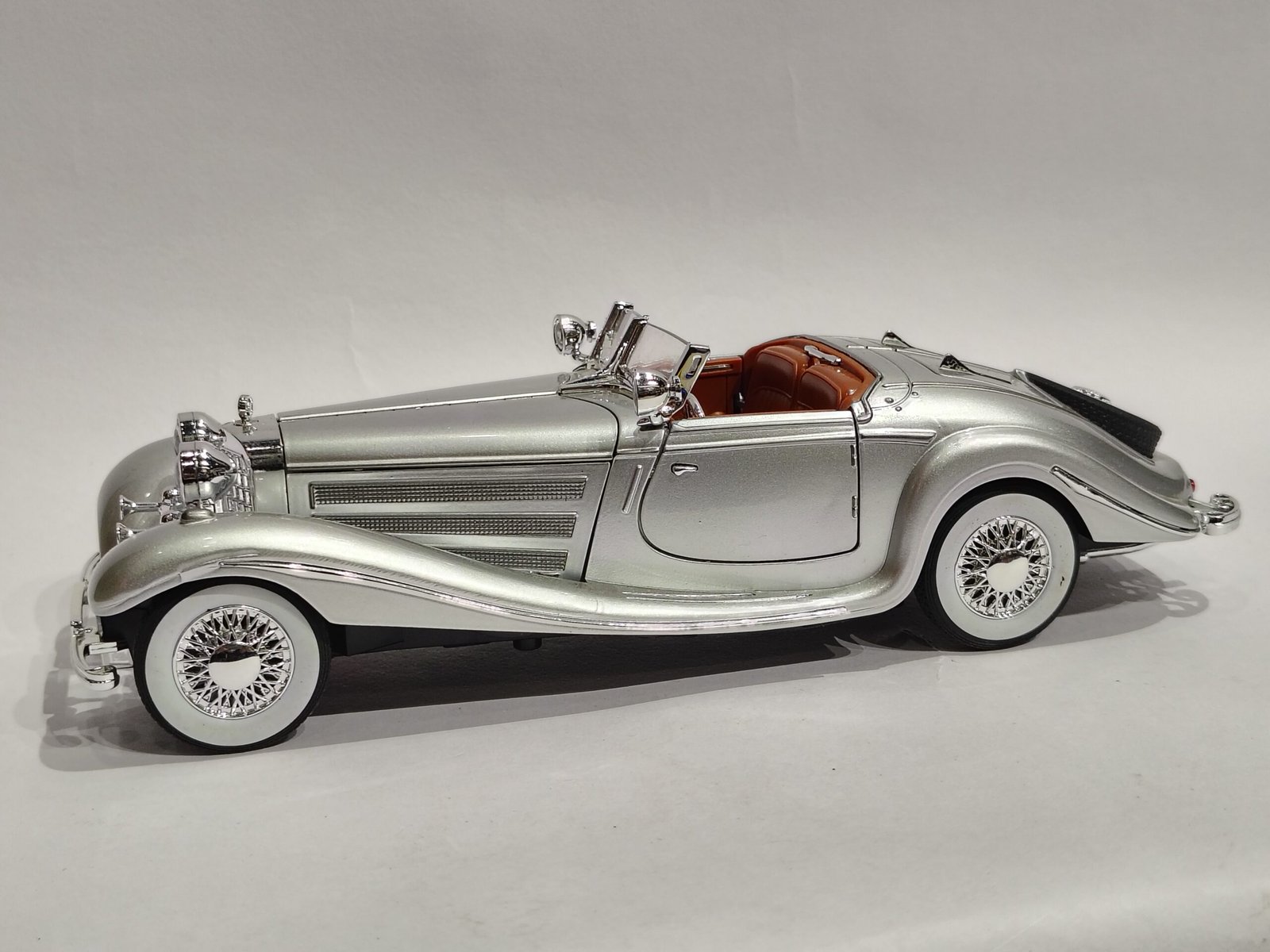1936 Mercedes-Benz 500K Roadster 1:24