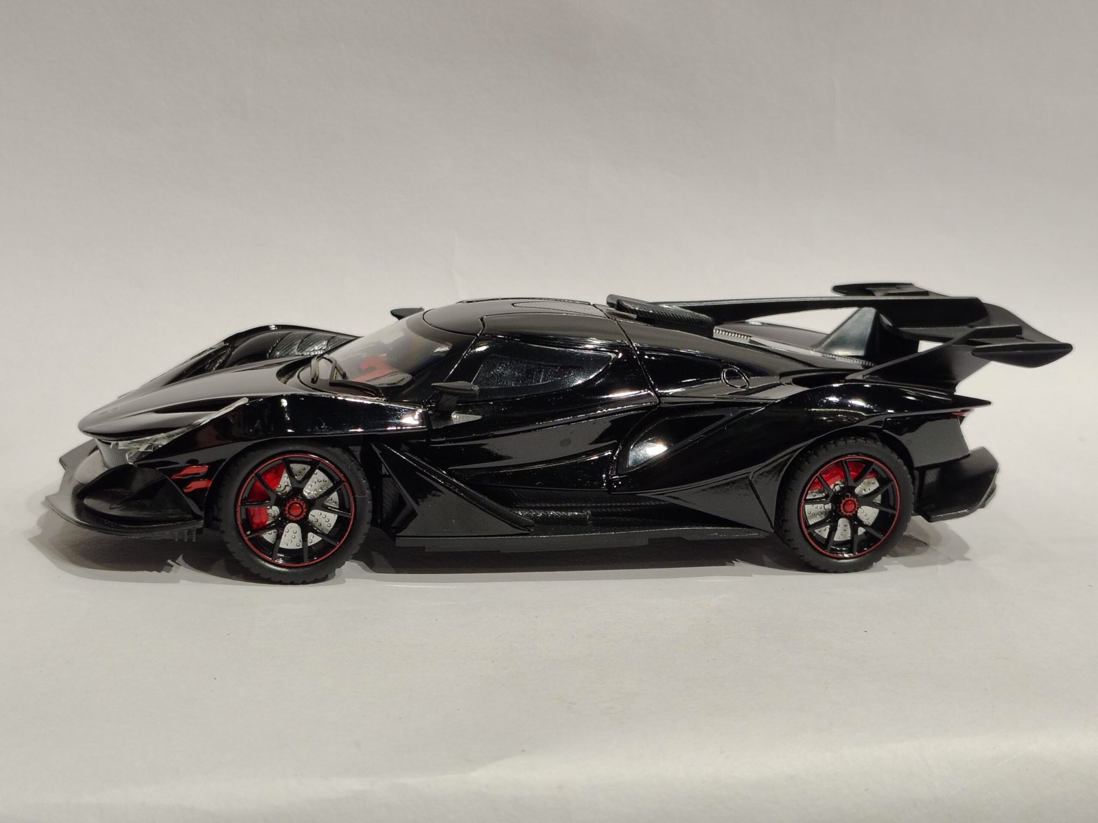 Apollo Intensa Emozione (Apollo IE) 1:24