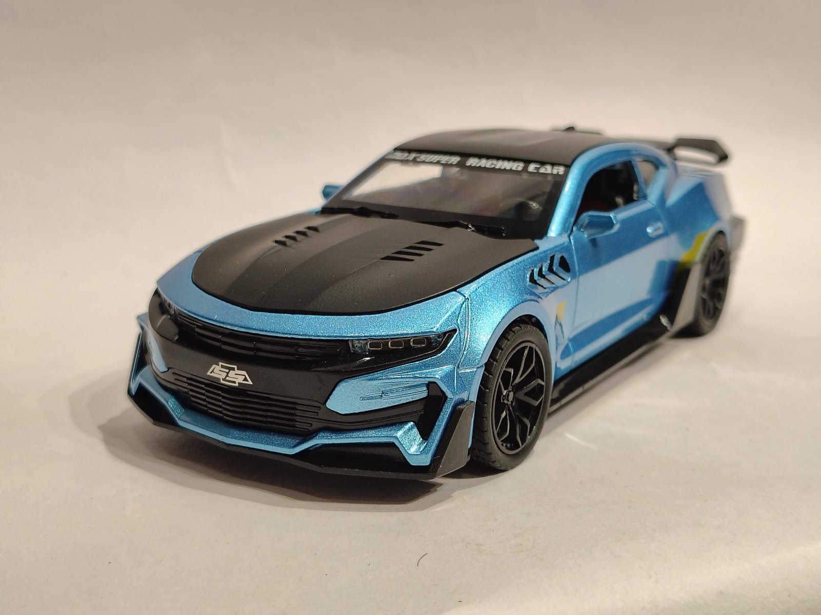Chevrolet Camaro SS 1:24 - Image 2