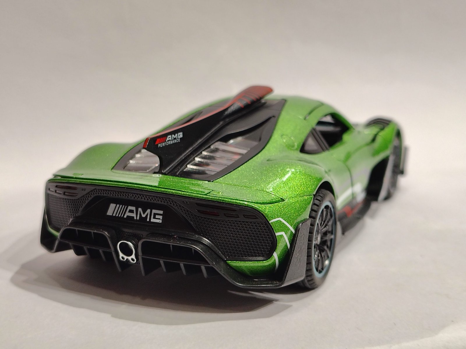 Mercedes-AMG One 1:24 - Image 3