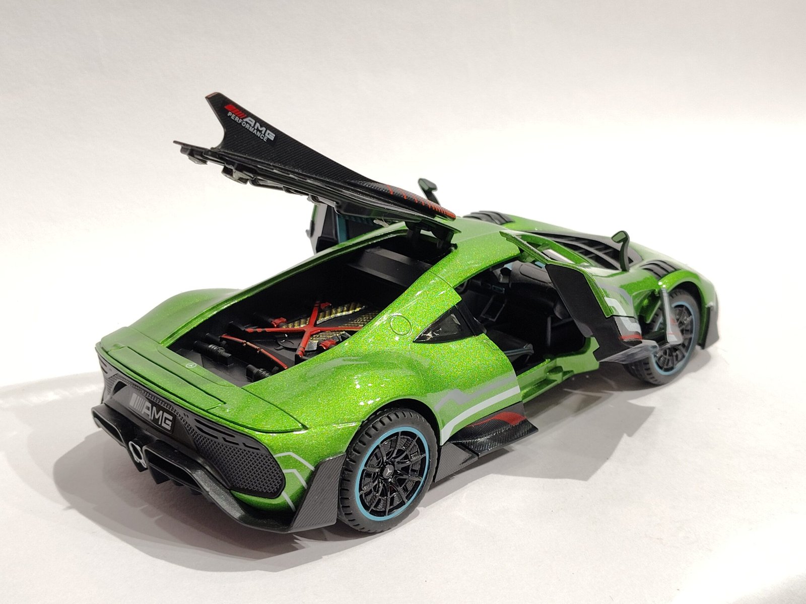 Mercedes-AMG One 1:24 - Image 4
