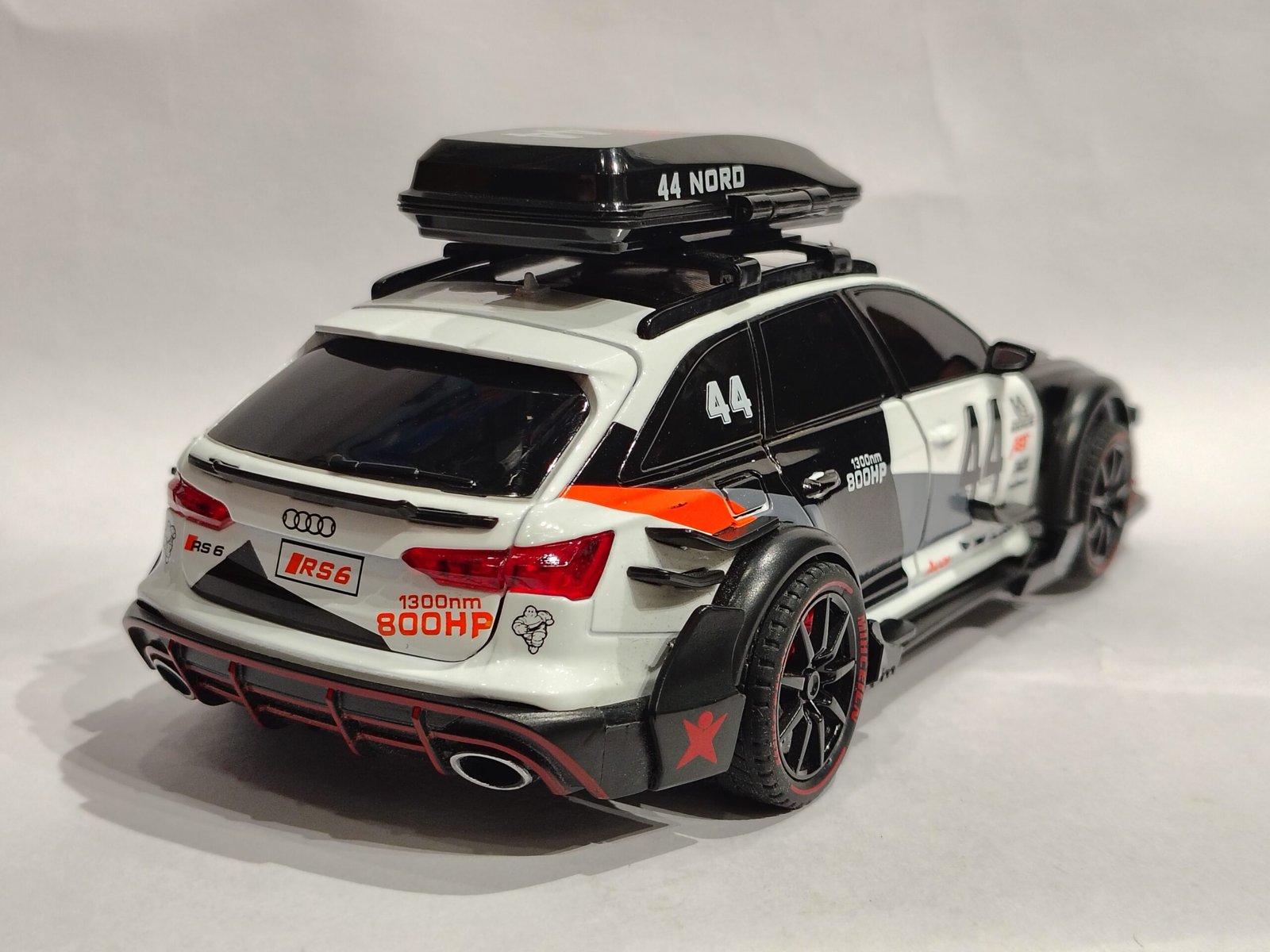 Audi RS6 Avant 1:24 - Image 3