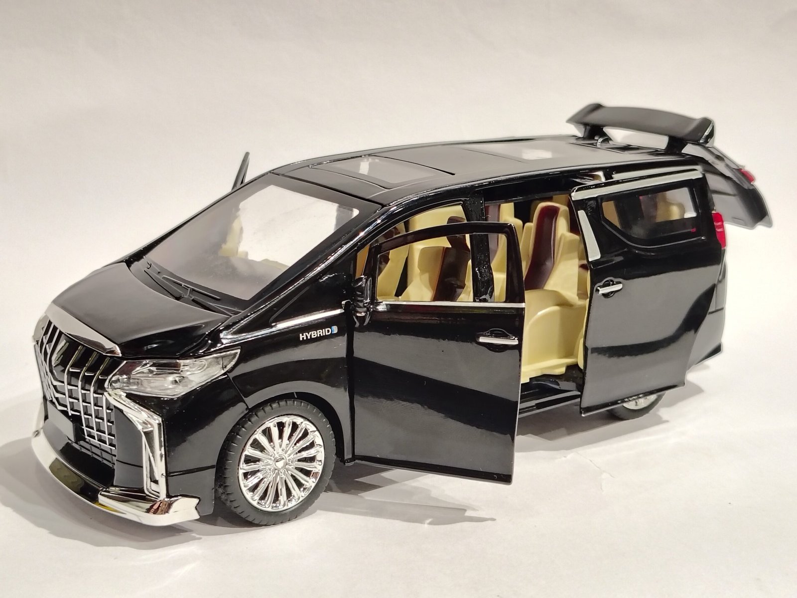 Toyota Alphard 1:24 - Image 4
